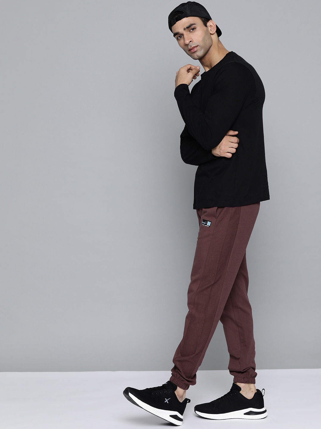 

HRX By Hrithik Roshan Lifestyle Men Port Royale Bio-Wash Solid Joggers, Burgundy