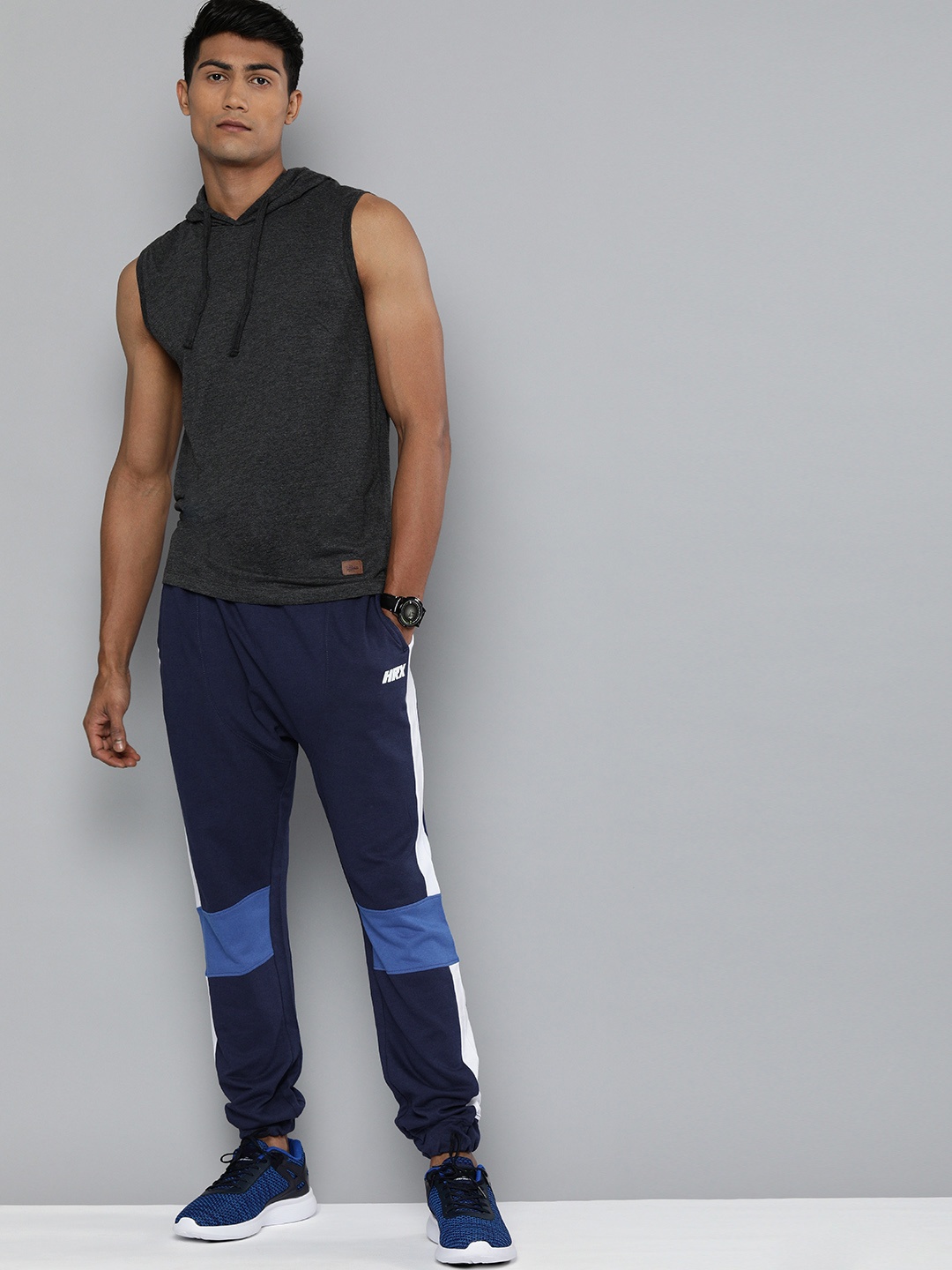 

HRX By Hrithik Roshan Lifestyle Men Medieval Blue Bio-Wash Colourblock Joggers, Navy blue