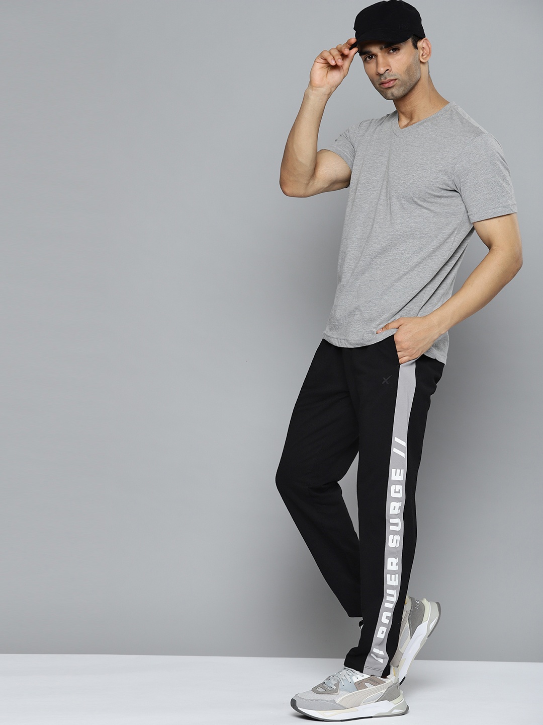 

HRX By Hrithik Roshan Lifestyle Men Jet Black Pure Cotton Bio-Wash Typography Track Pants