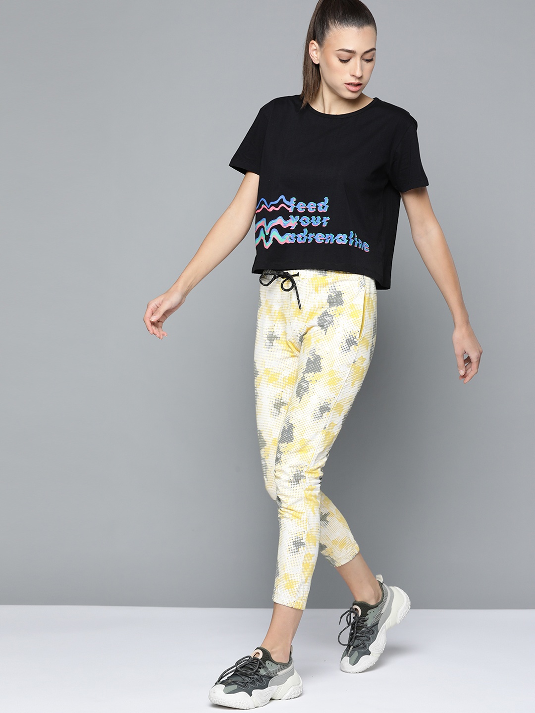 

HRX By Hrithik Roshan Lifestyle Women Lemon drop Bio-Wash AOP Joggers, Yellow