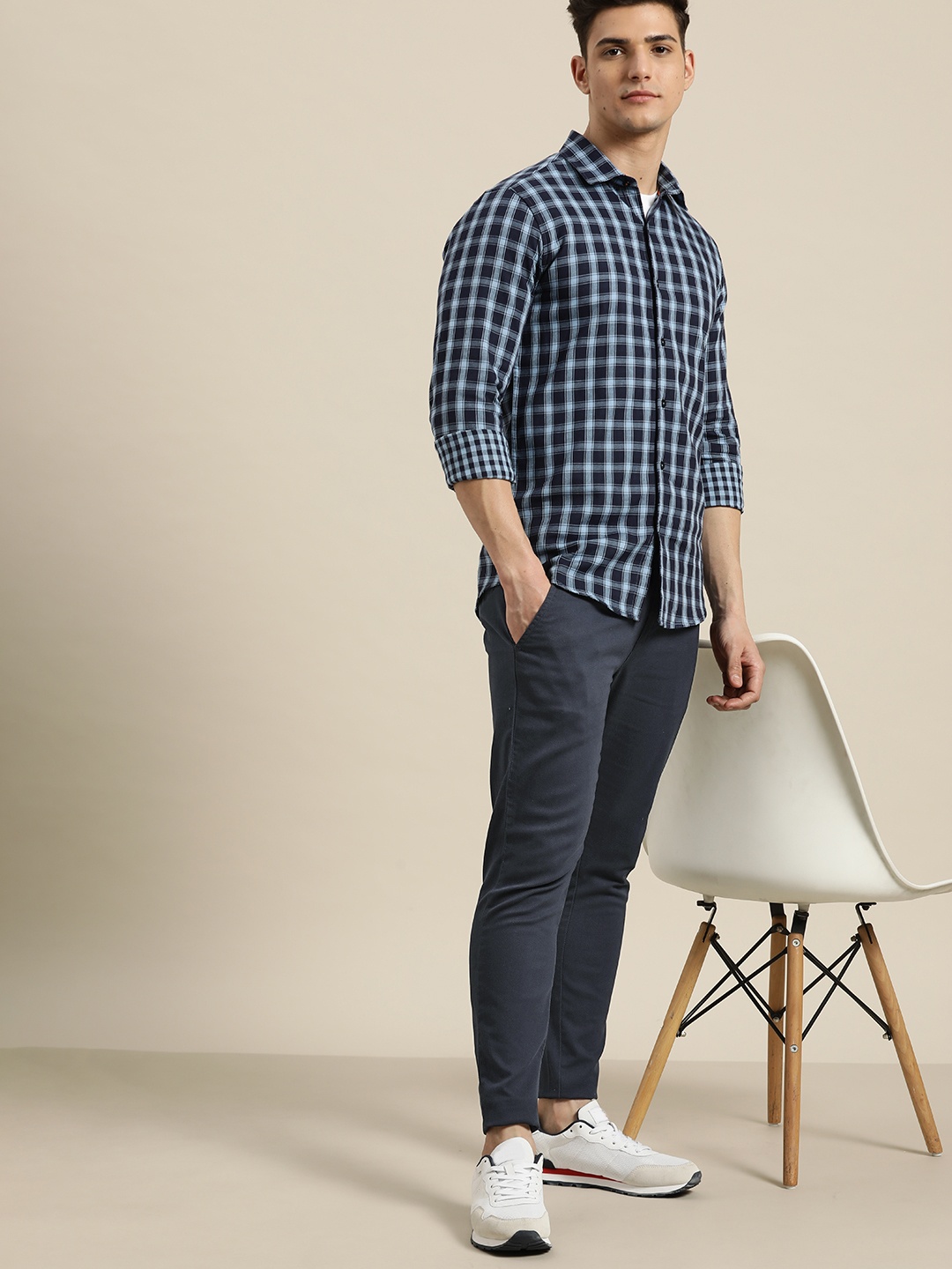

INVICTUS Men Navy Blue Slim Fit Trousers
