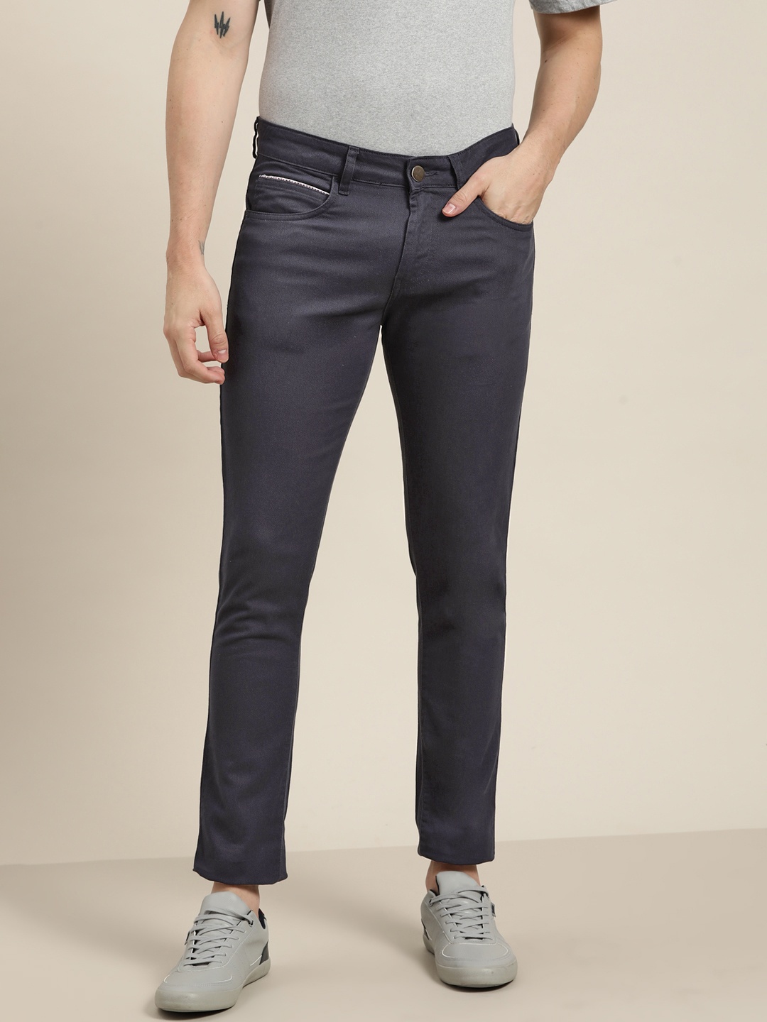 

INVICTUS Men Navy Blue Chinos Trousers