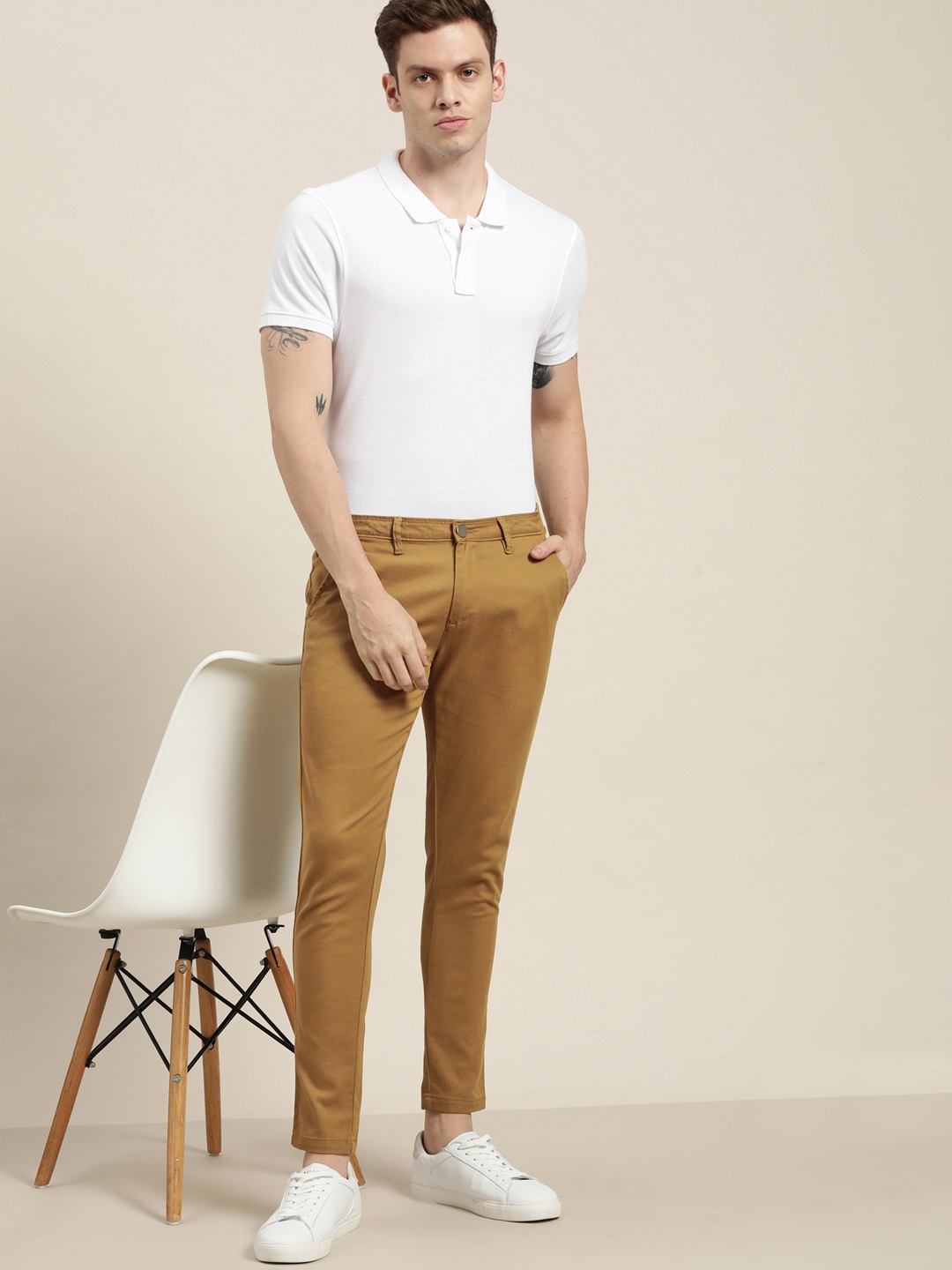 

INVICTUS Men Khaki Slim Fit MId-Rise Chinos Trousers