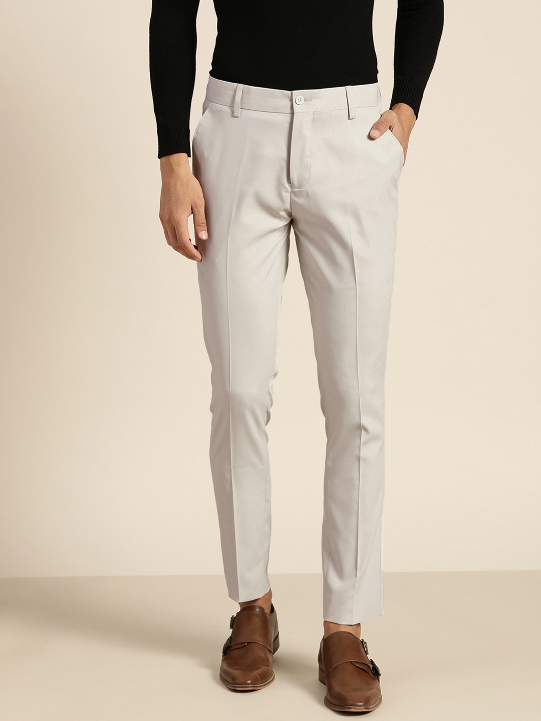 

INVICTUS Men Off White Solid Slim-Fit Formal Trousers