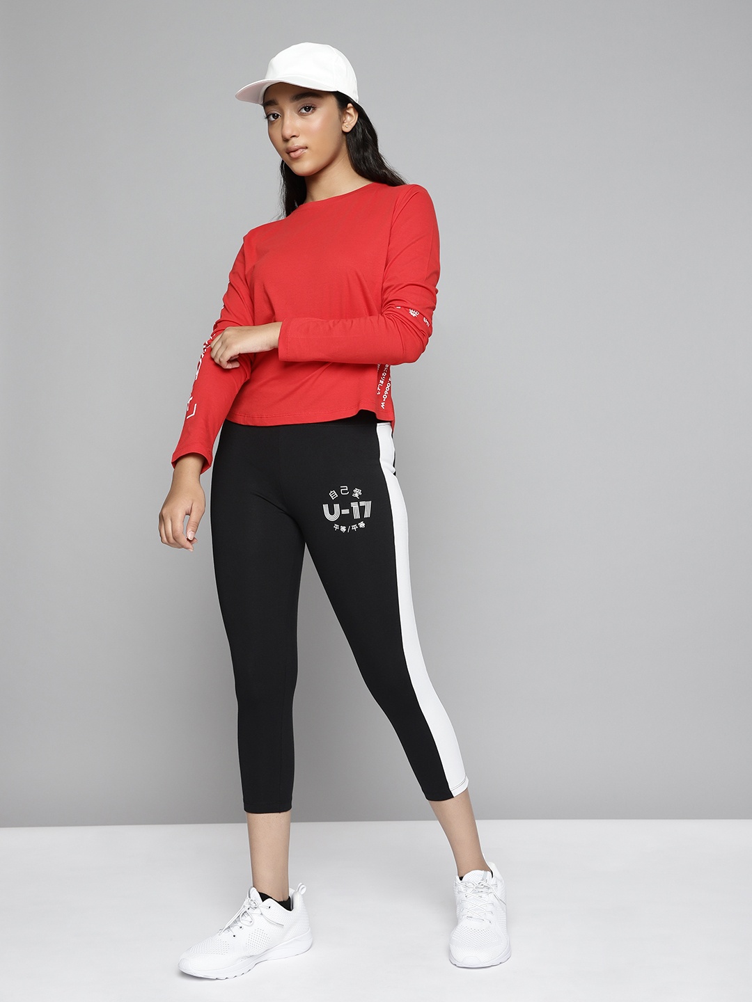 

HRX By Hrithik Roshan U-17 Lifestyle Girls Jet Black Lycra Solid Tights