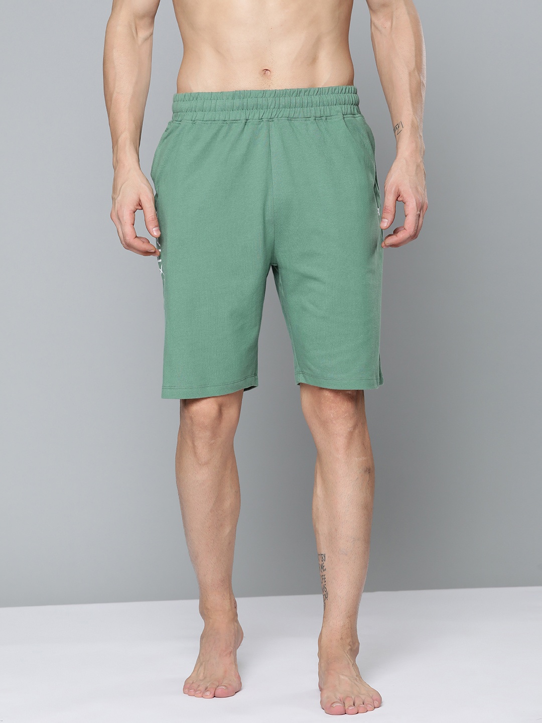 

HRX By Hrithik Roshan Yoga Men Wavellite Rapid-Dry Typography Pure Cotton Sustainable Shorts, Green