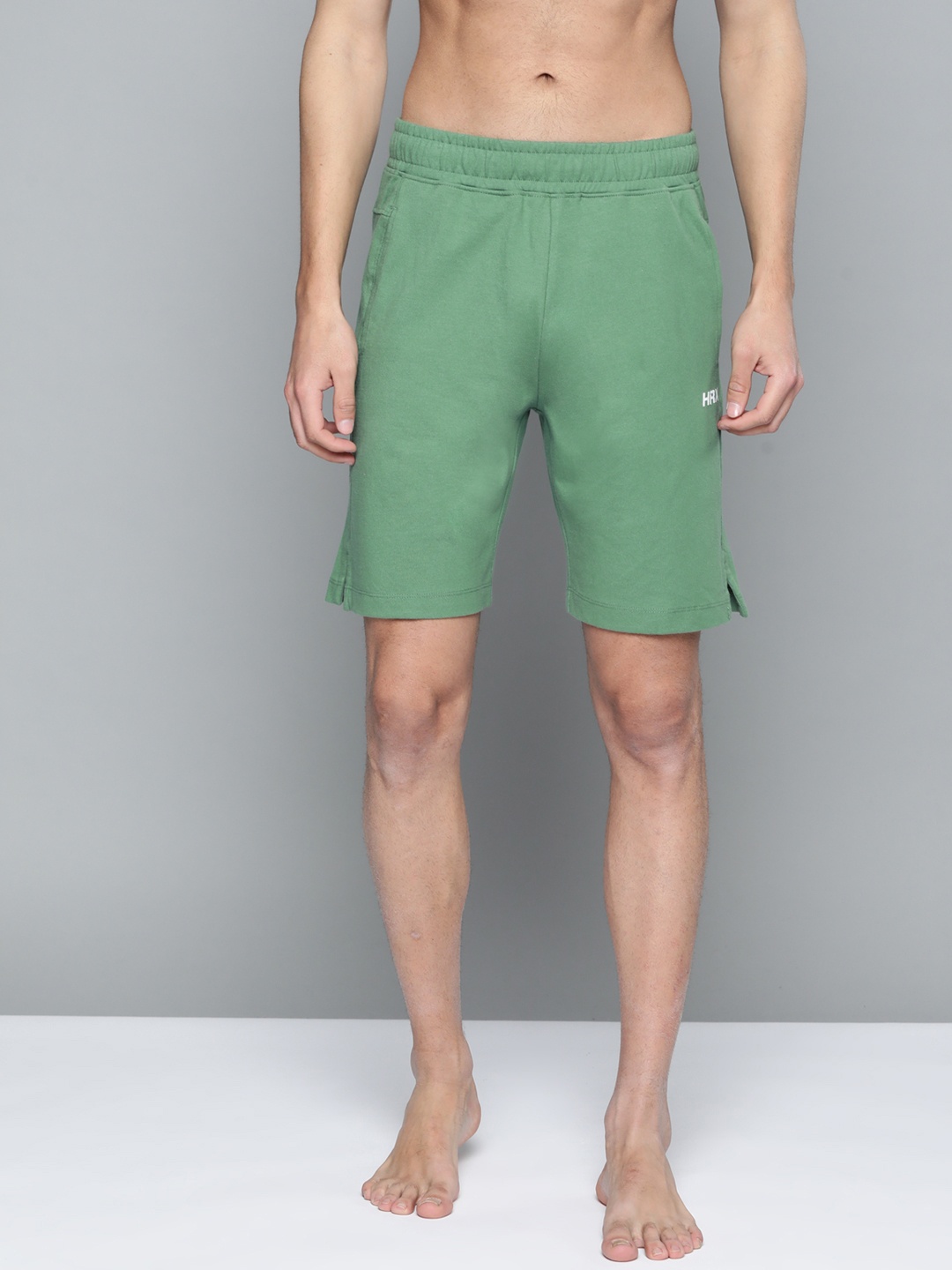 

HRX By Hrithik Roshan Yoga Men Wavellite Rapid-Dry Solid Sustainable Shorts, Green