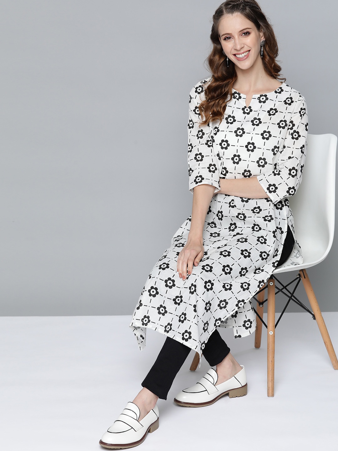 

HERE&NOW Women White & Black Geometric Printed Pure Cotton Kurta