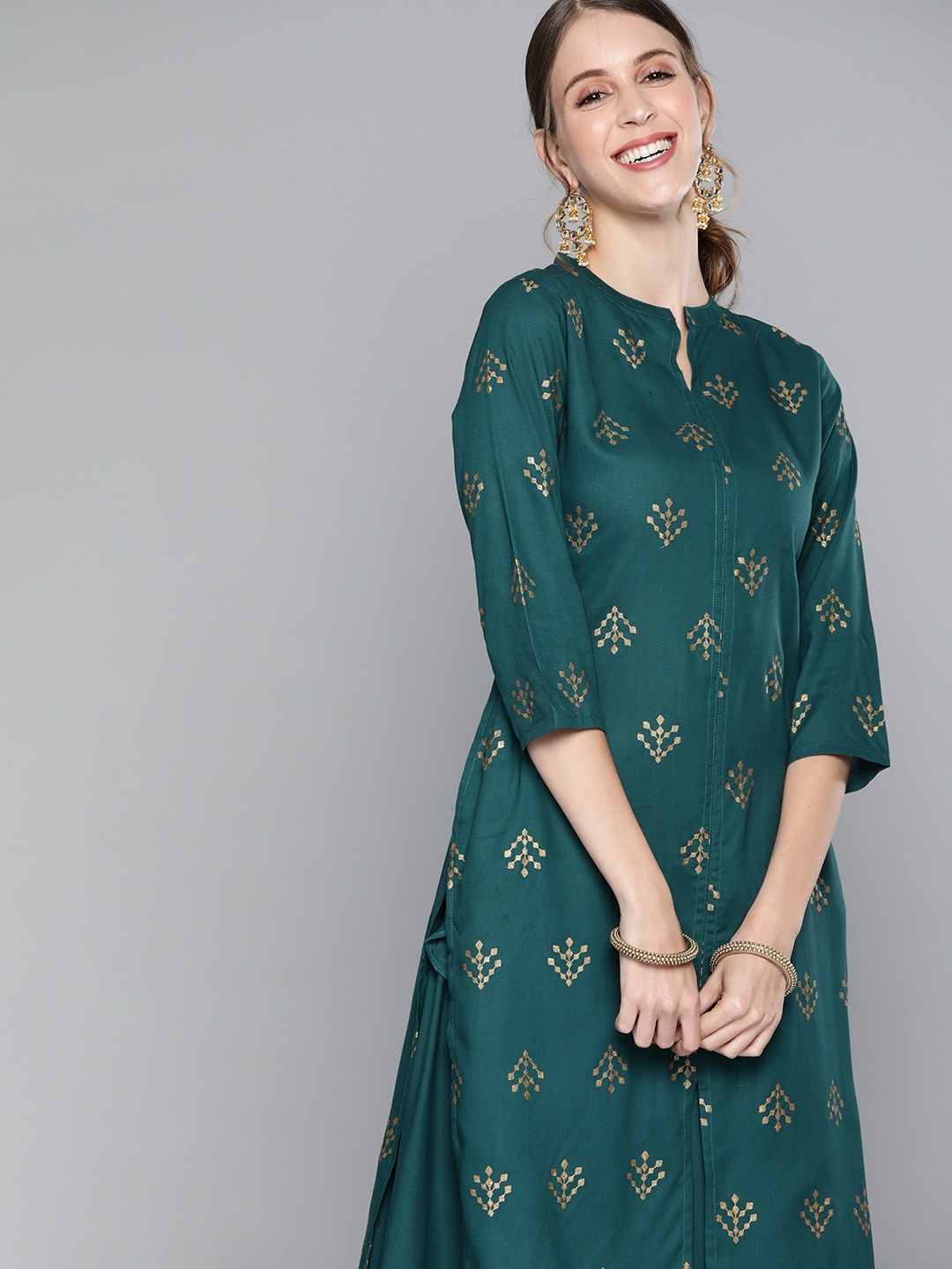 

HERE&NOW Women Green & Golden Geometric Printed Kurta with Skirt