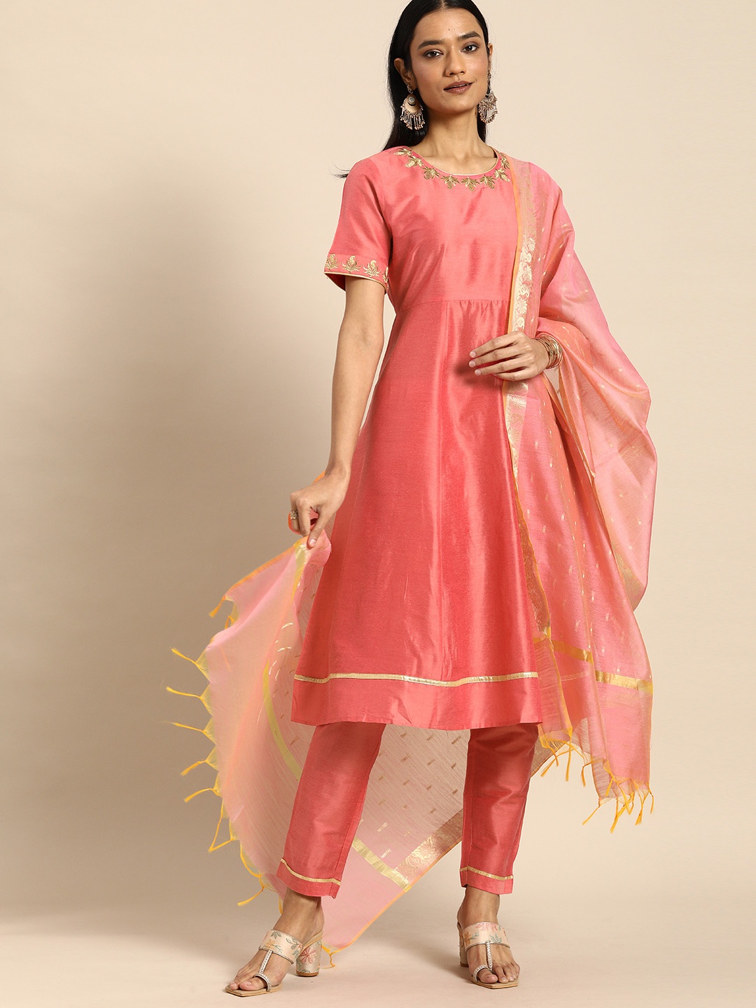 

all about you Women Pink Regular Thread Work Kurta with Trousers & Dupatta