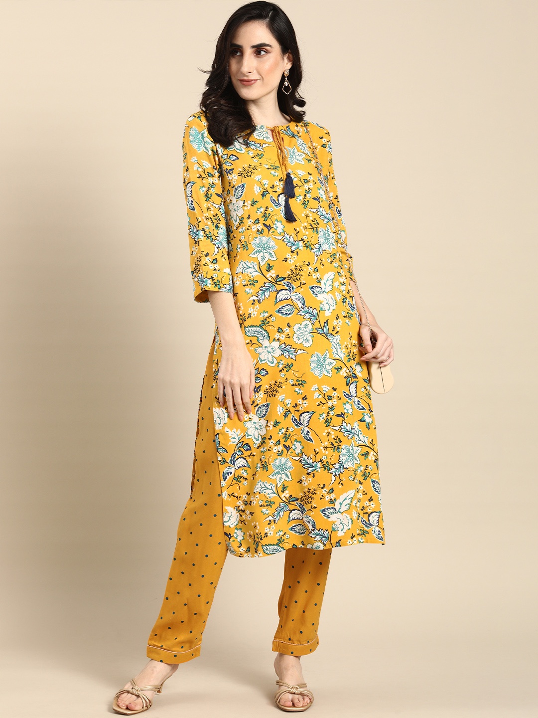 

all about you Women Mustard Yellow & White Floral Printed Kurta with Trousers