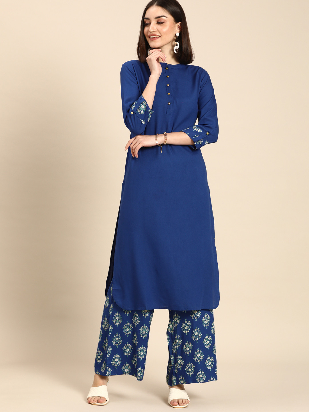 

all about you Women Blue & White Printed Regular Kurta with Palazzos