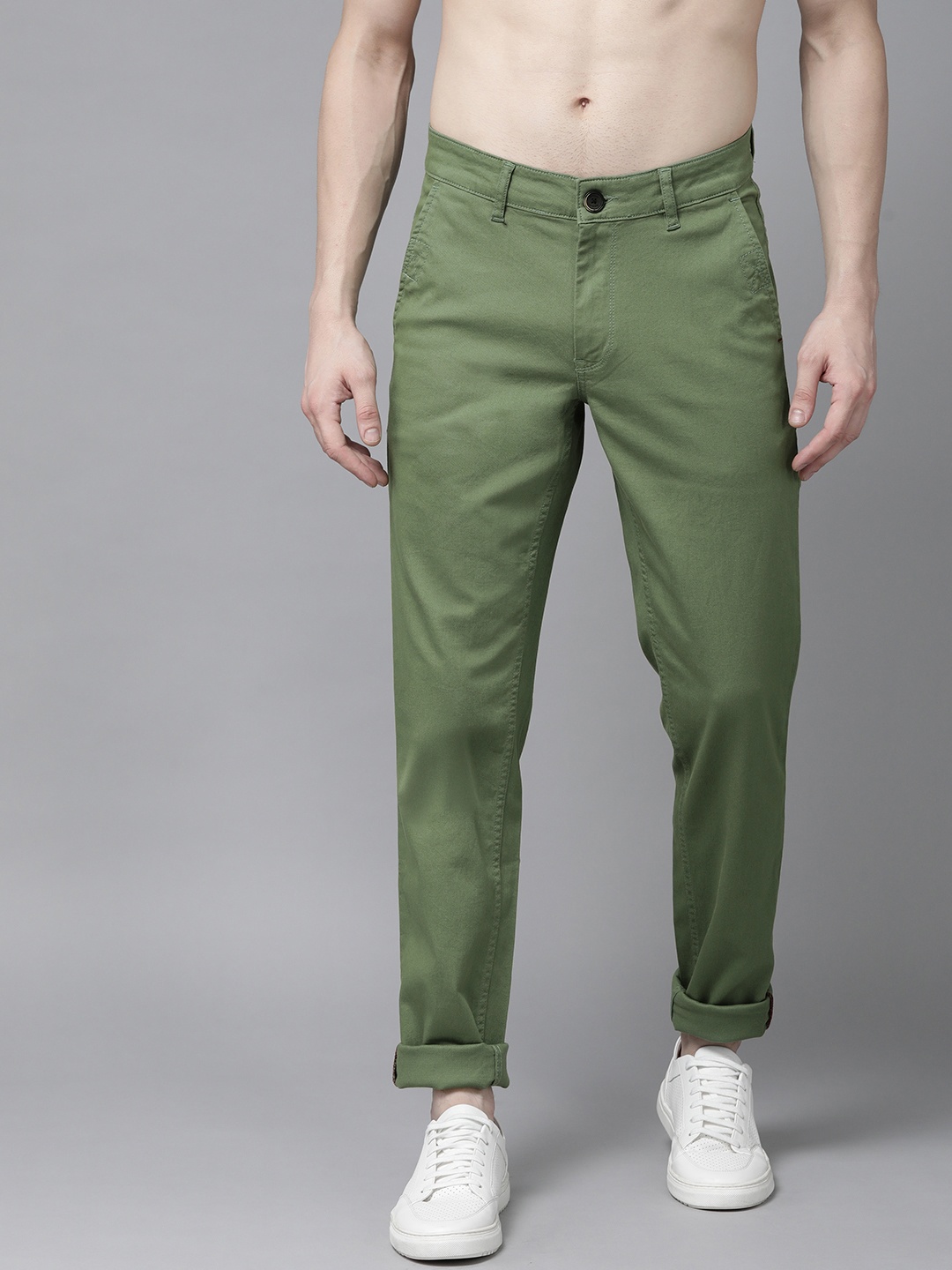 

Roadster Men Olive Green Textured Trousers