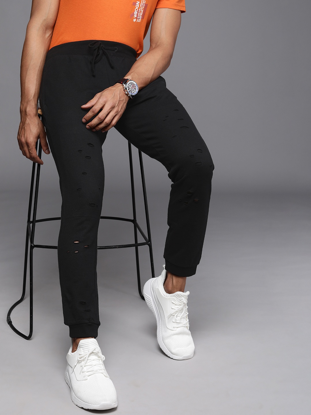 

WROGN Men Black Slim Fit Solid Joggers