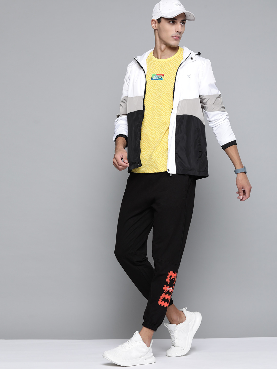 

HRX by Hrithik Roshan Men Black Pure Cotton Printed Detail Joggers