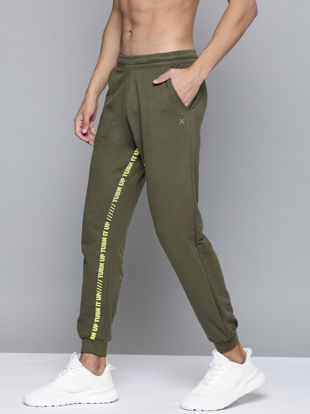 

HRX by Hrithik Roshan Men Olive Green Pure Cotton Rapid-Dry Printed Detail Running Joggers