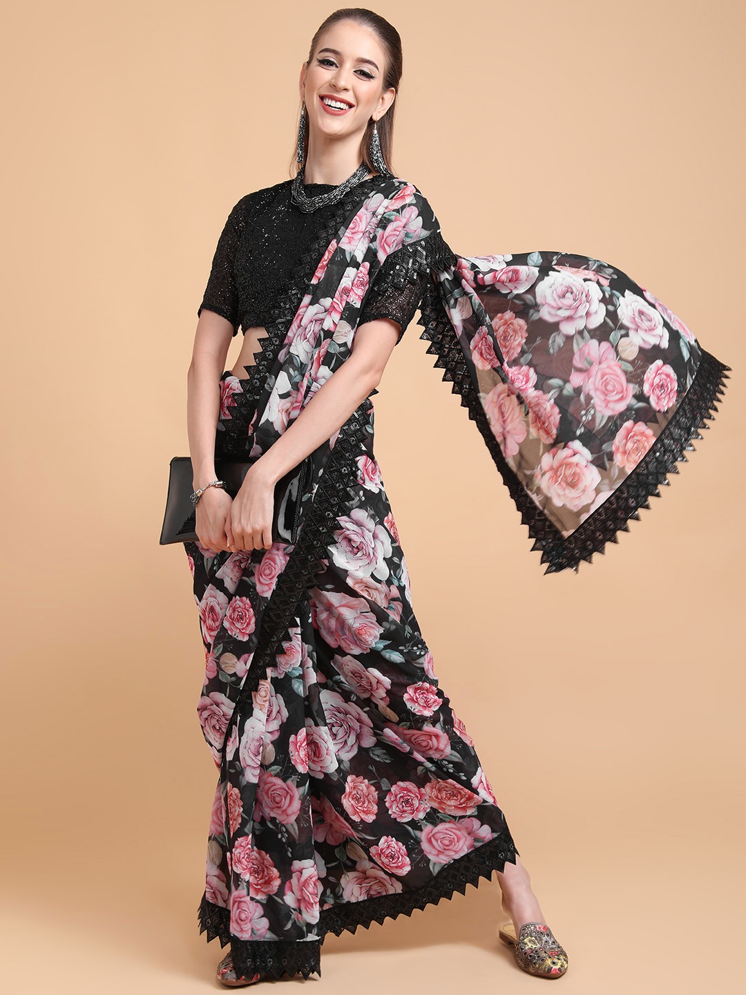 

Sangria Women Black & Pink Floral Print Saree