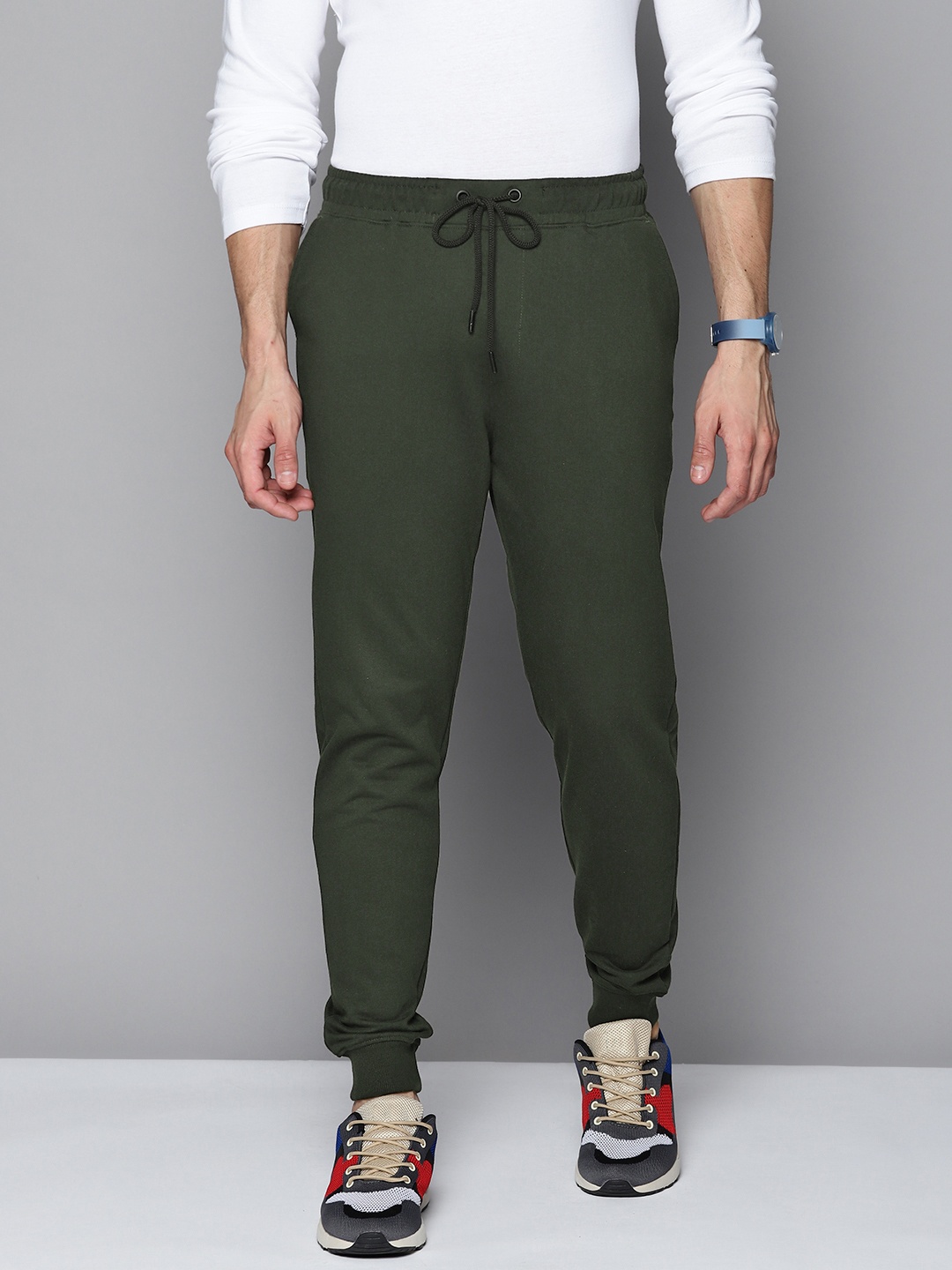 

Harvard Men Olive Green Solid Joggers