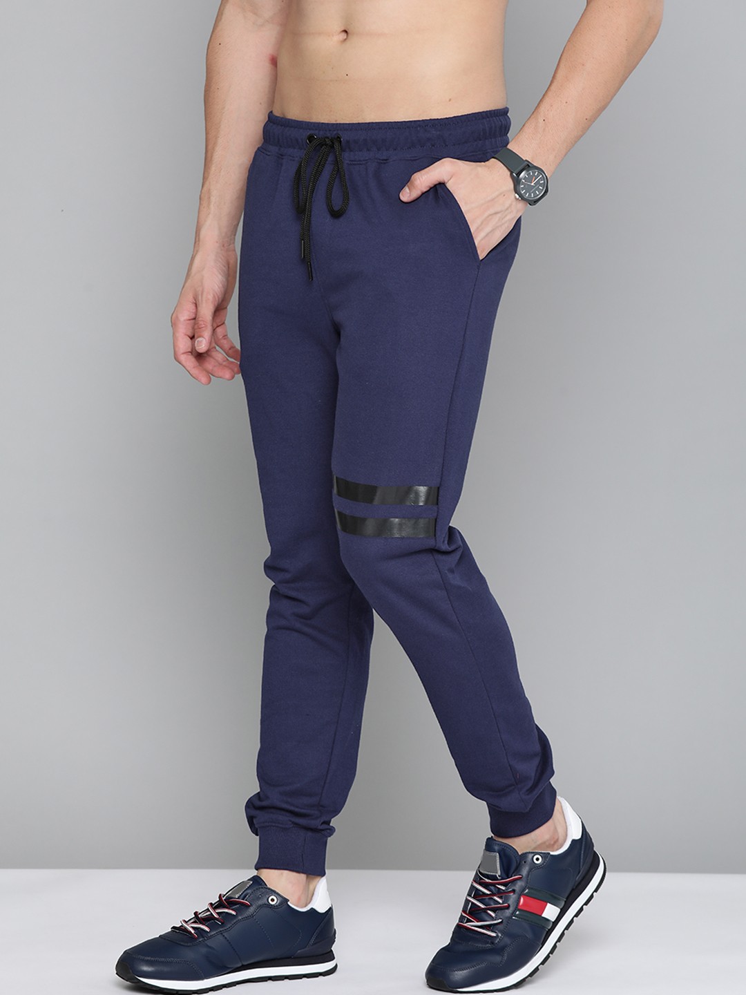 

Harvard Men Navy Blue Solid Track Pants