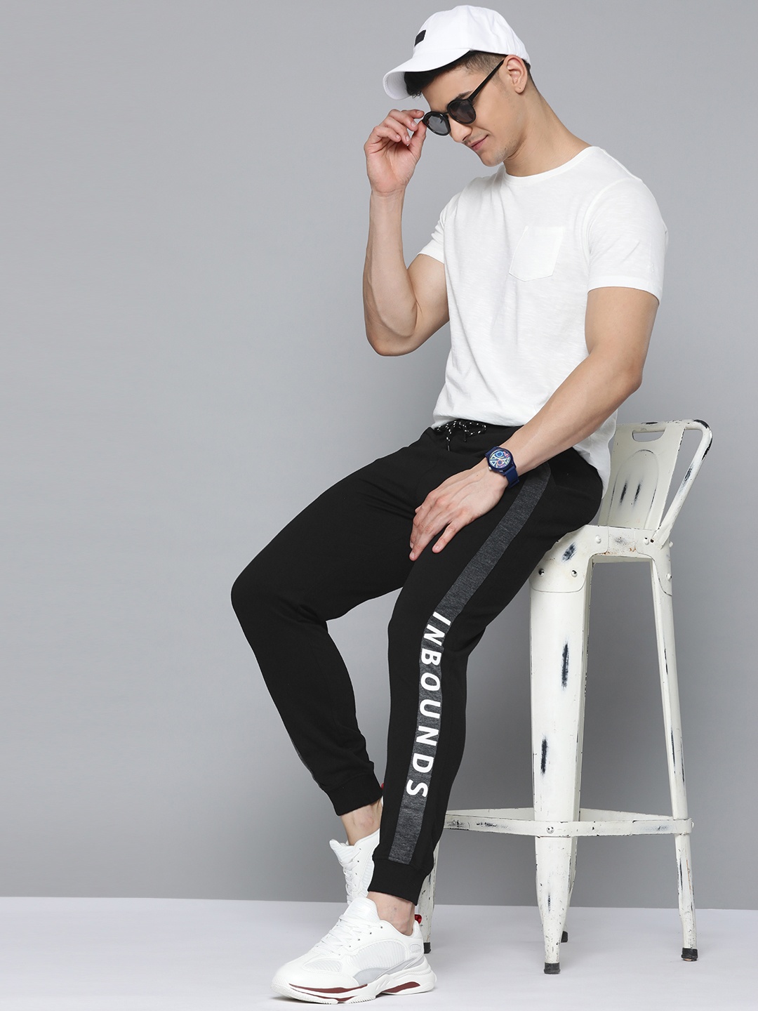 

Harvard Men Black Side Striped Joggers