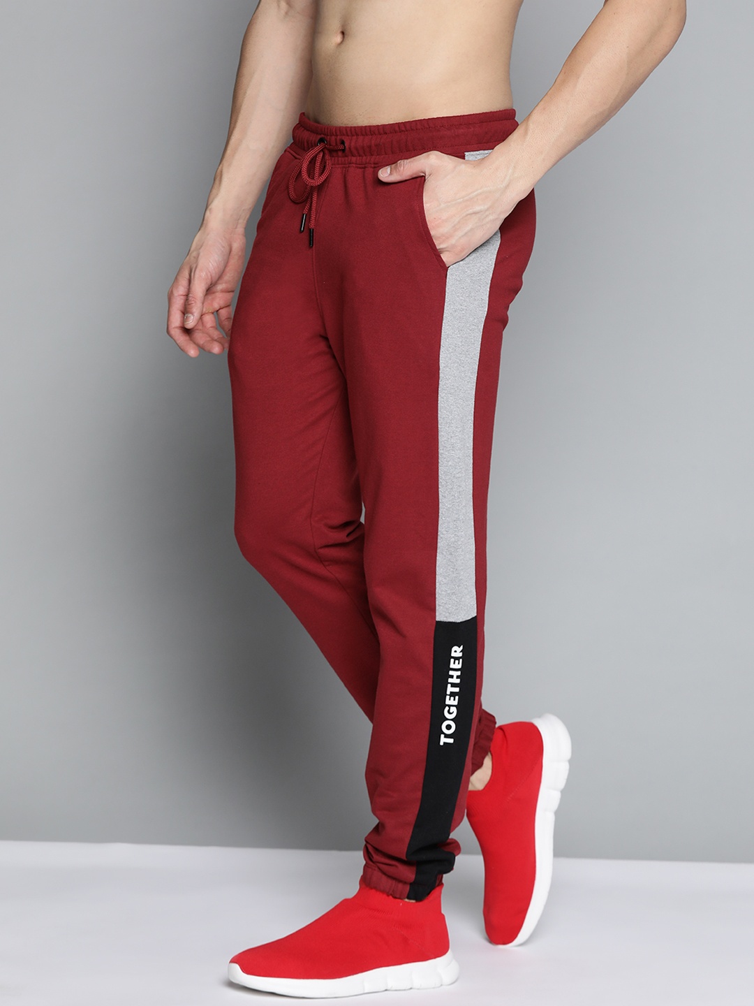 

Harvard Men Red & Grey Melange Side Panelling Joggers