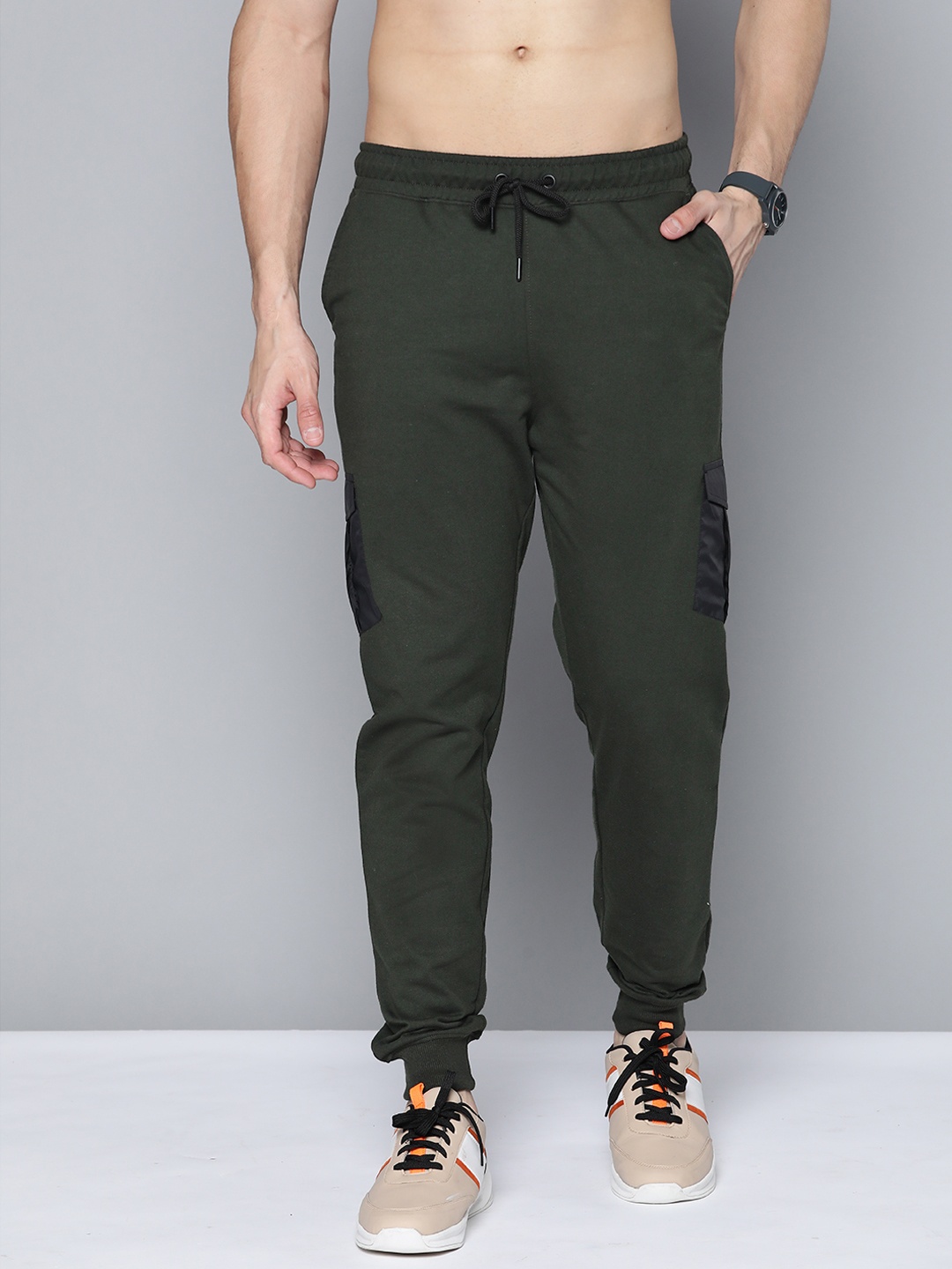 

Harvard Men Olive Green Straight Fit Solid Cargo Joggers
