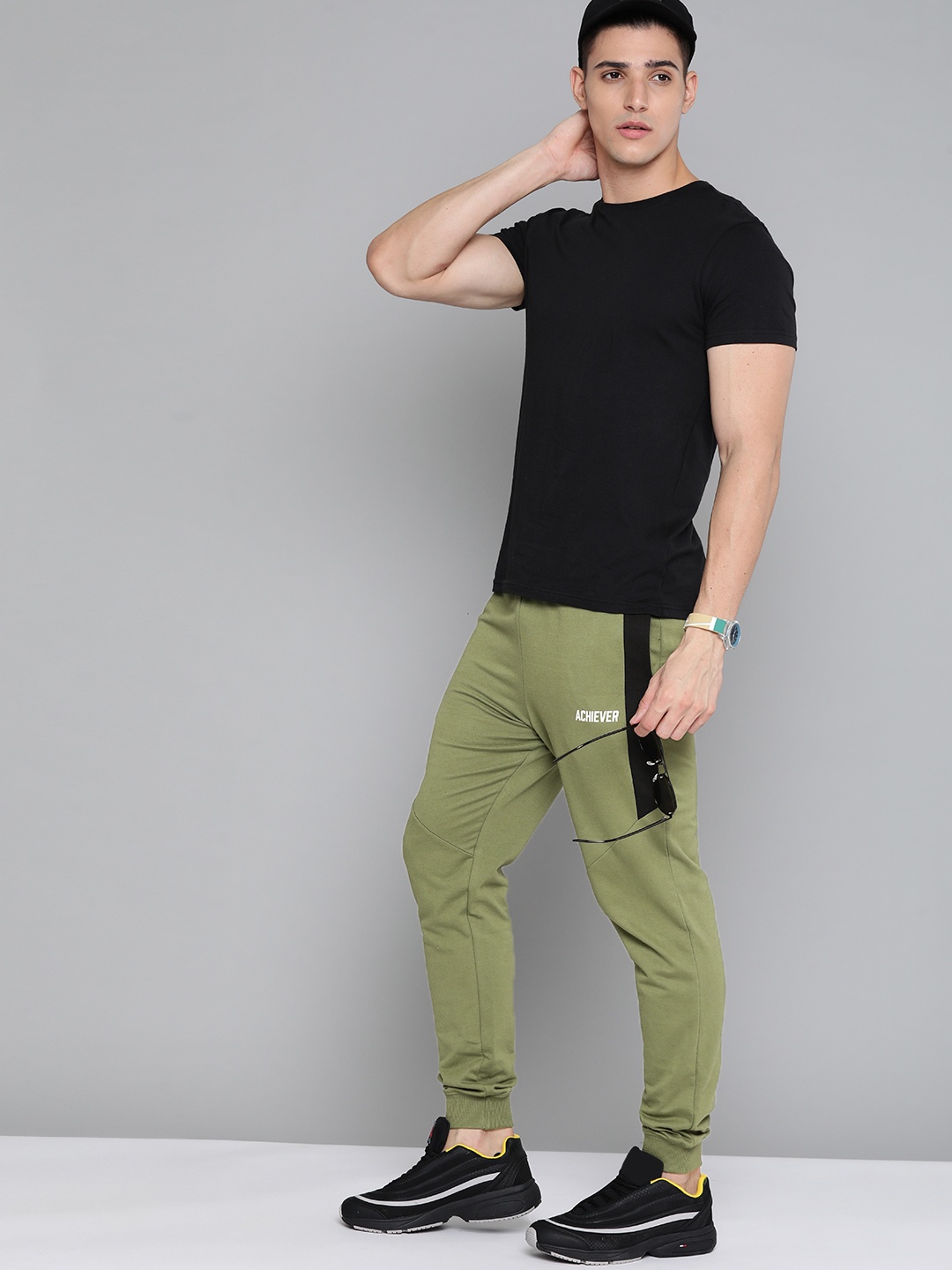 

Harvard Men Olive Solid Track Pants
