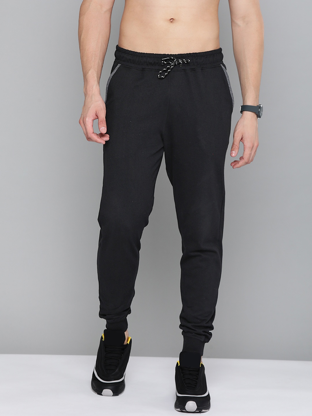 

Harvard Men Black Solid Joggers