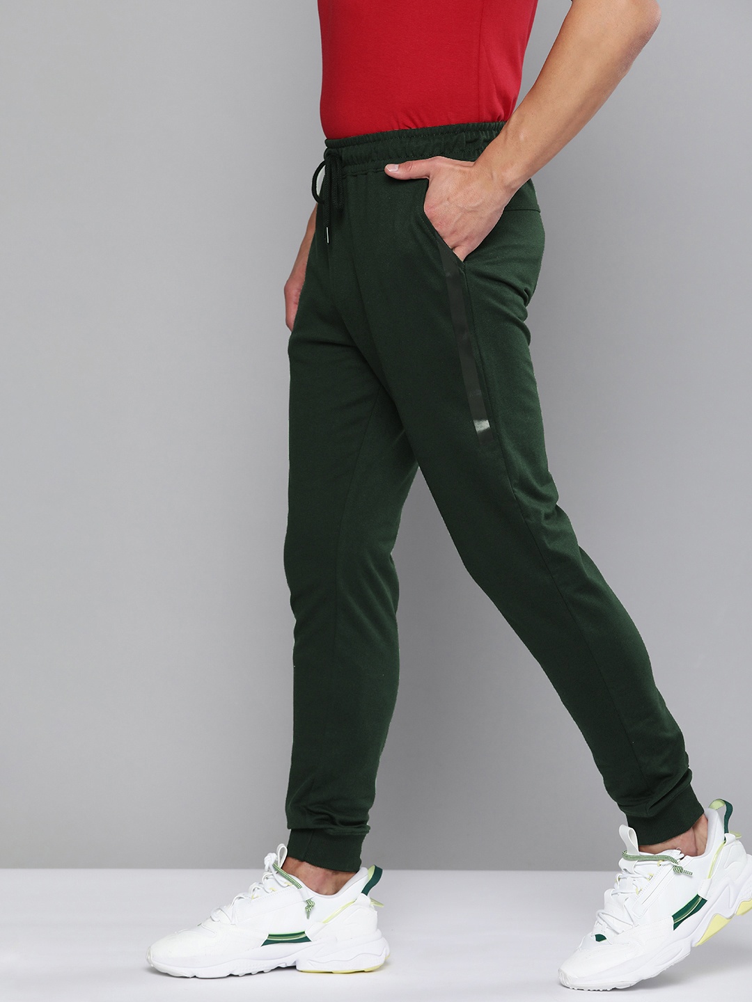 

Harvard Men Olive Green Solid Joggers