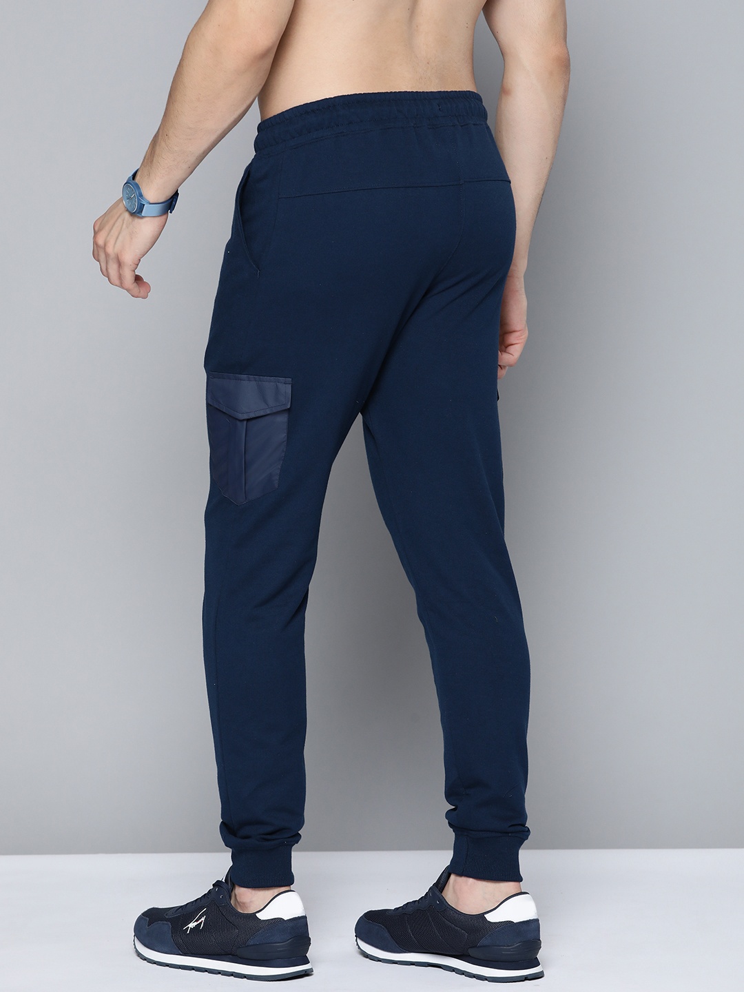 

Harvard Men Navy Blue Straight Fit Solid Cargo Joggers