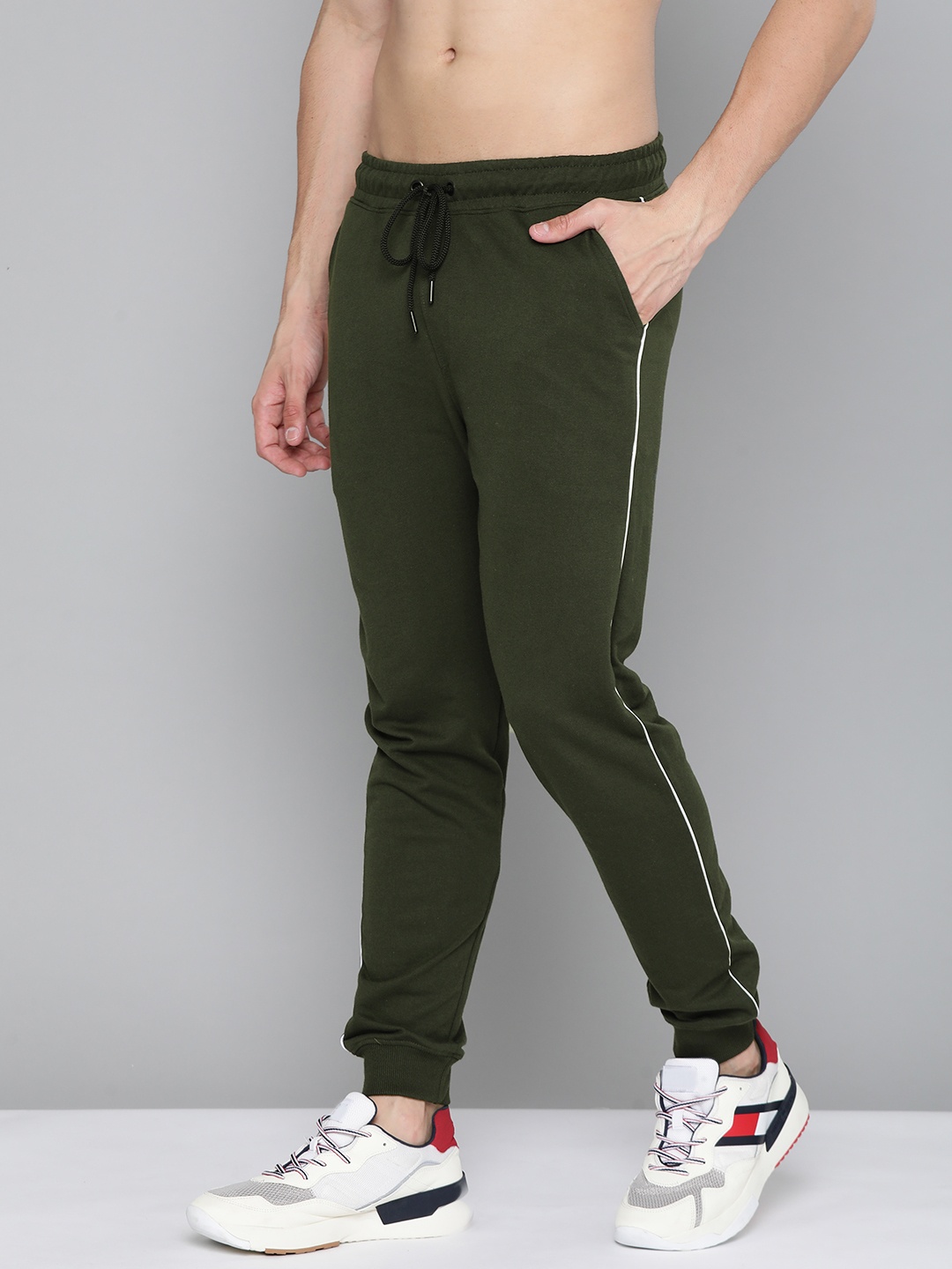 

Harvard Men Olive Green Solid Joggers