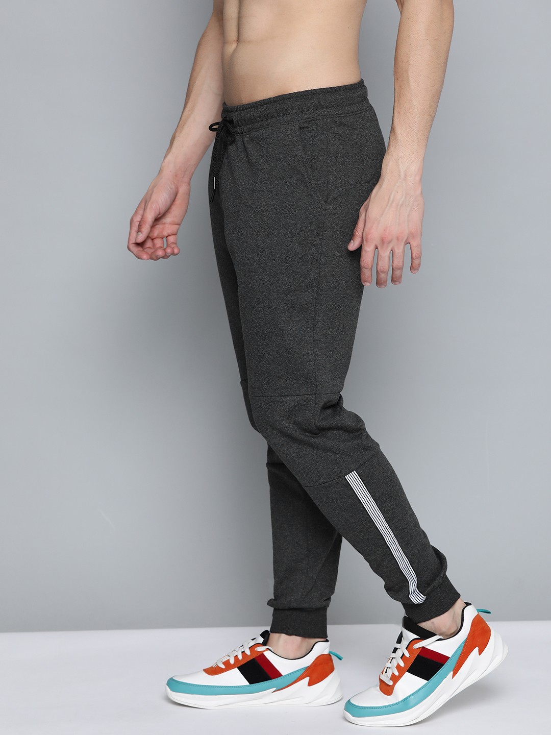 

Harvard Men Charcoal Solid Joggers