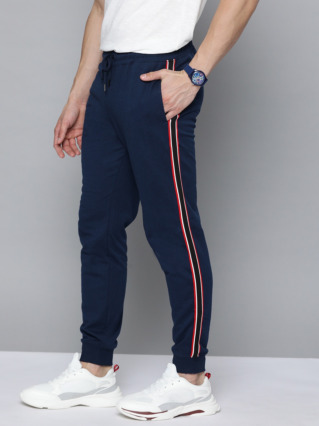 

Harvard Men Navy Blue Striped Detail Joggers