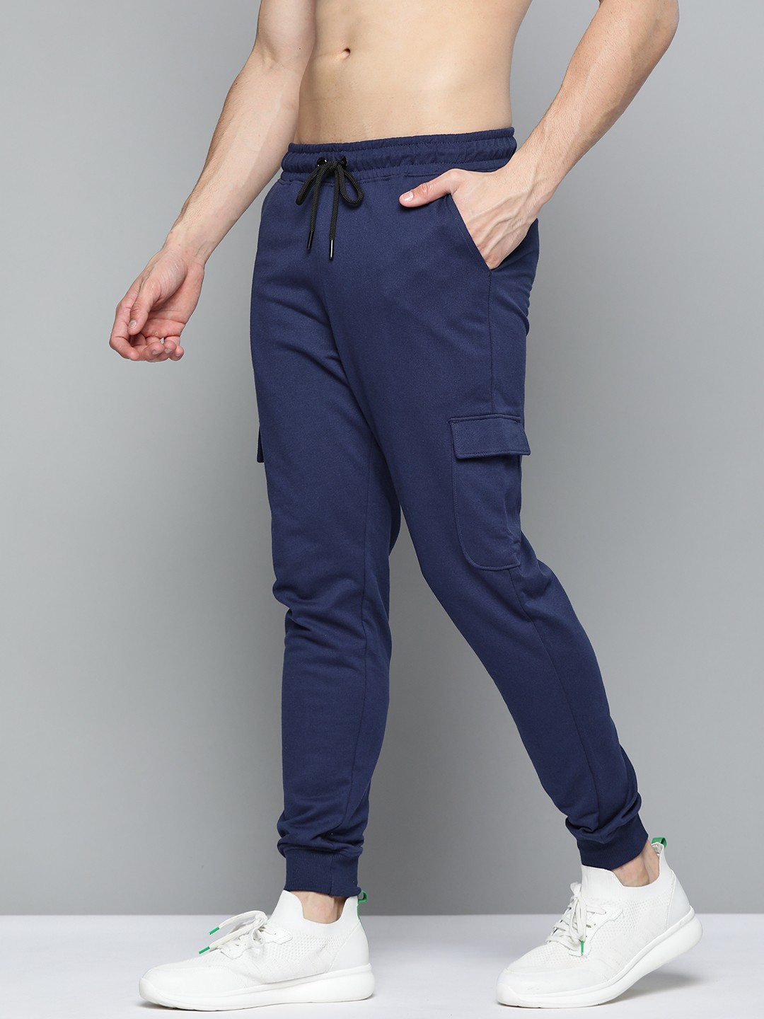 

Harvard Men Navy Blue Solid Joggers