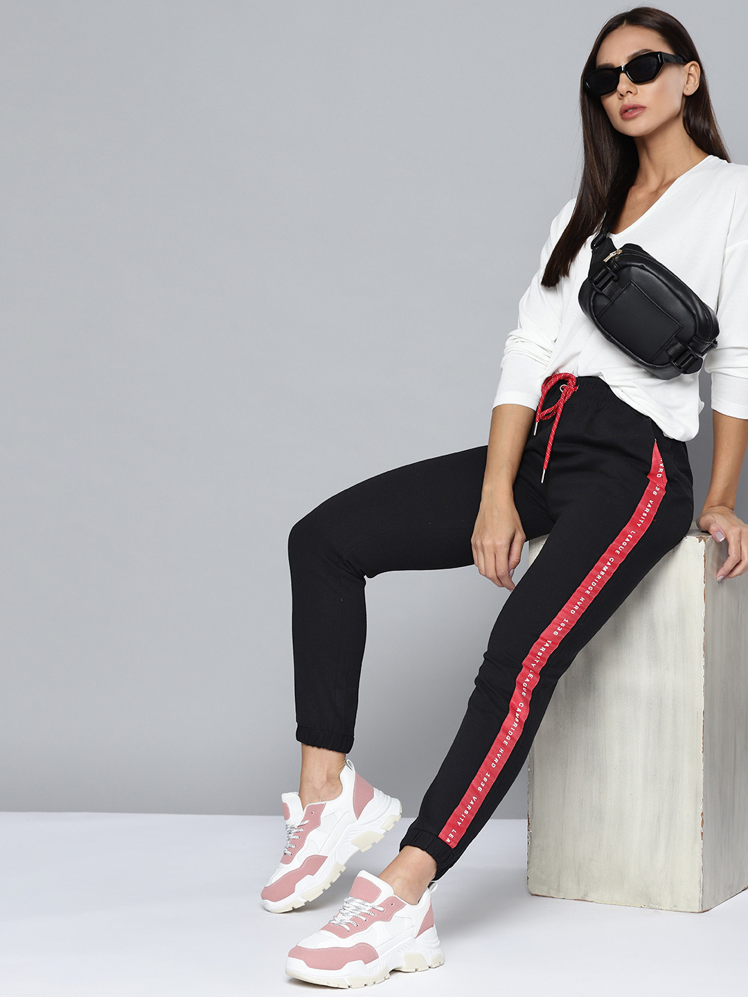 

Harvard Women Black Side Taping Joggers