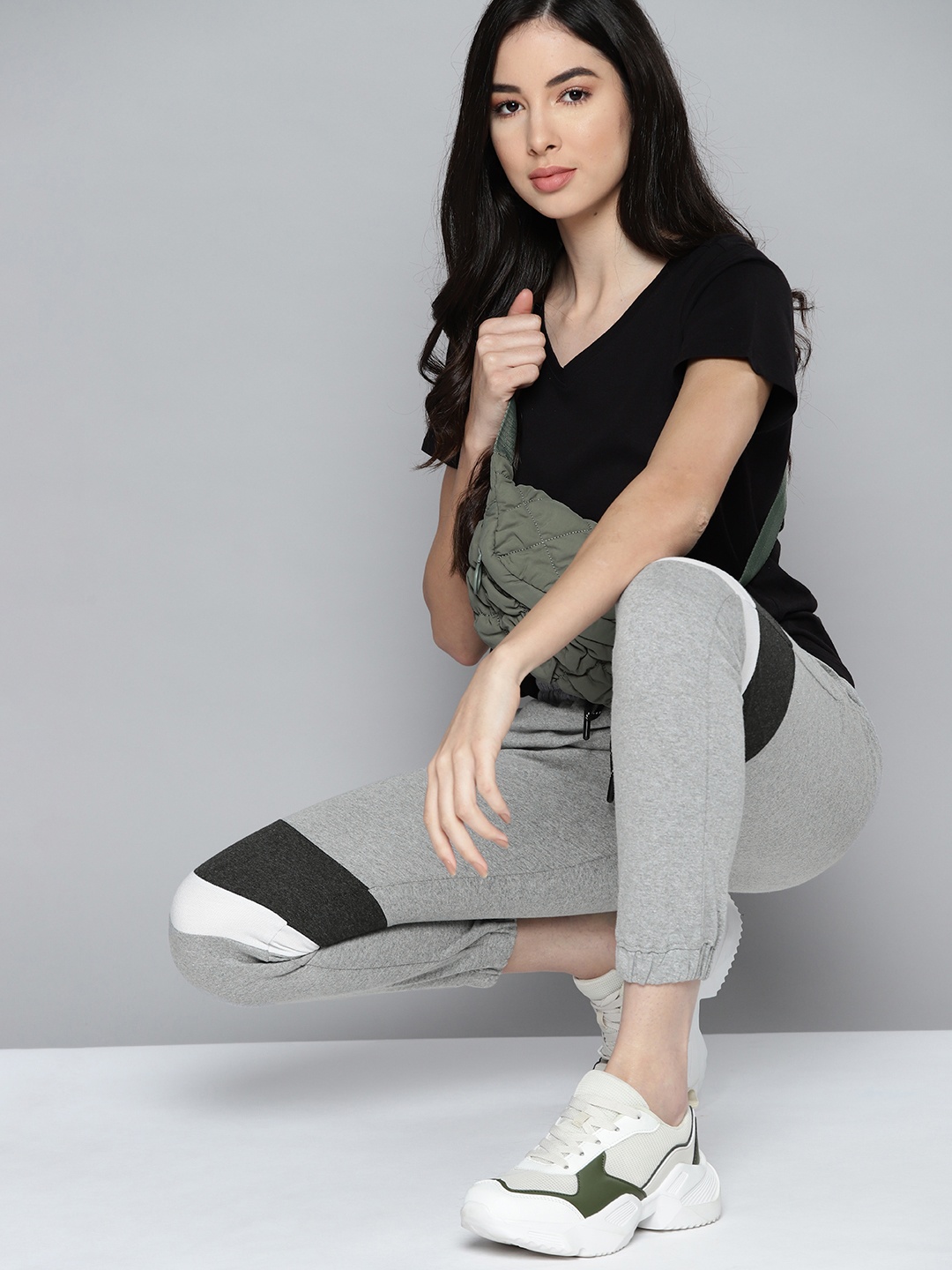 

Harvard Women Grey Melange Joggers with Contrast Panelling