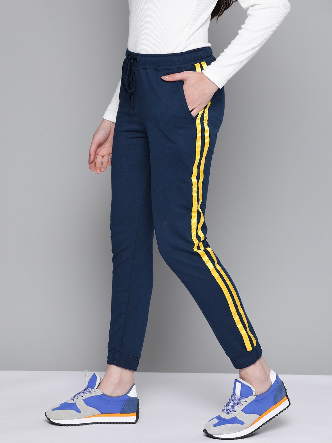 

Harvard Women Navy Blue & Yellow Side Stripes Solid Cropped Joggers