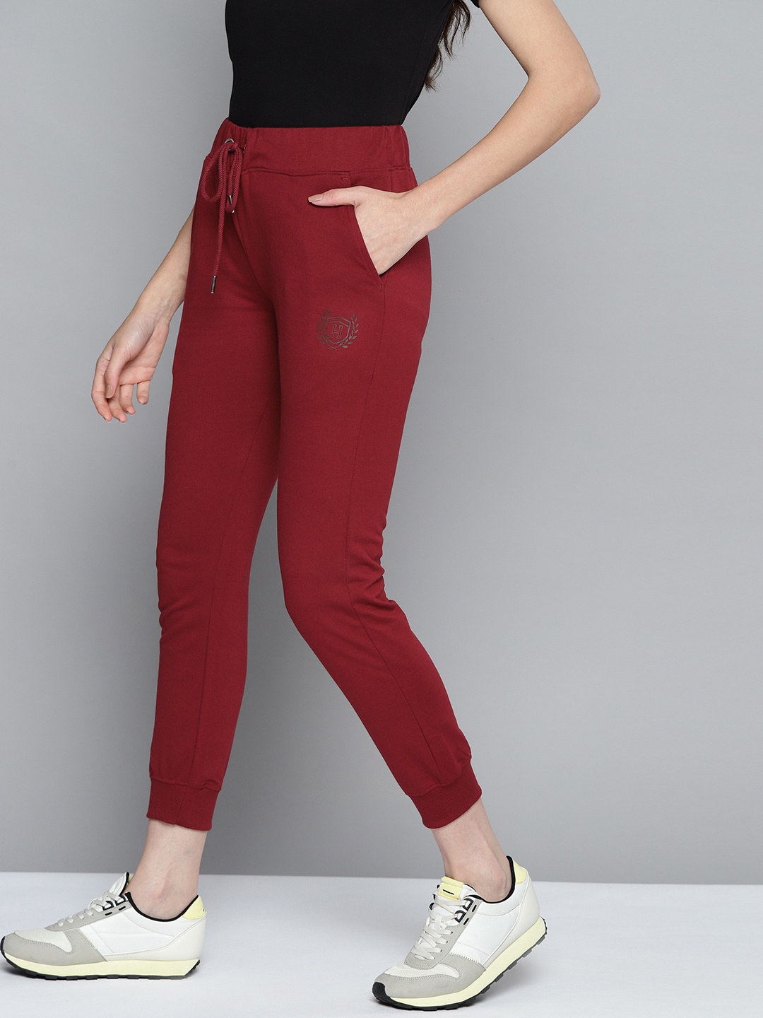 

Harvard Women Maroon Solid Cropped Joggers