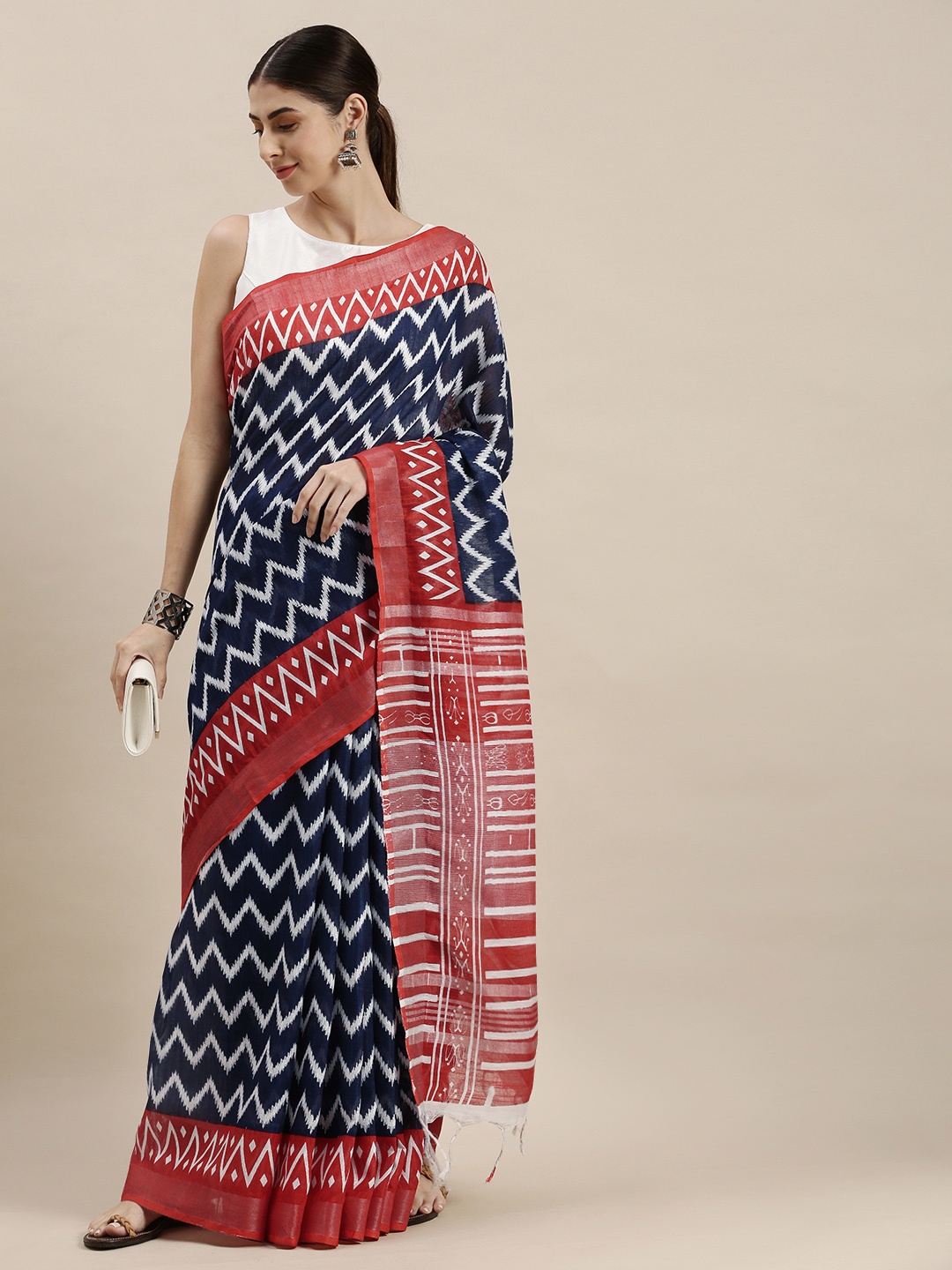 

swatika Blue & White Sambalpuri Saree