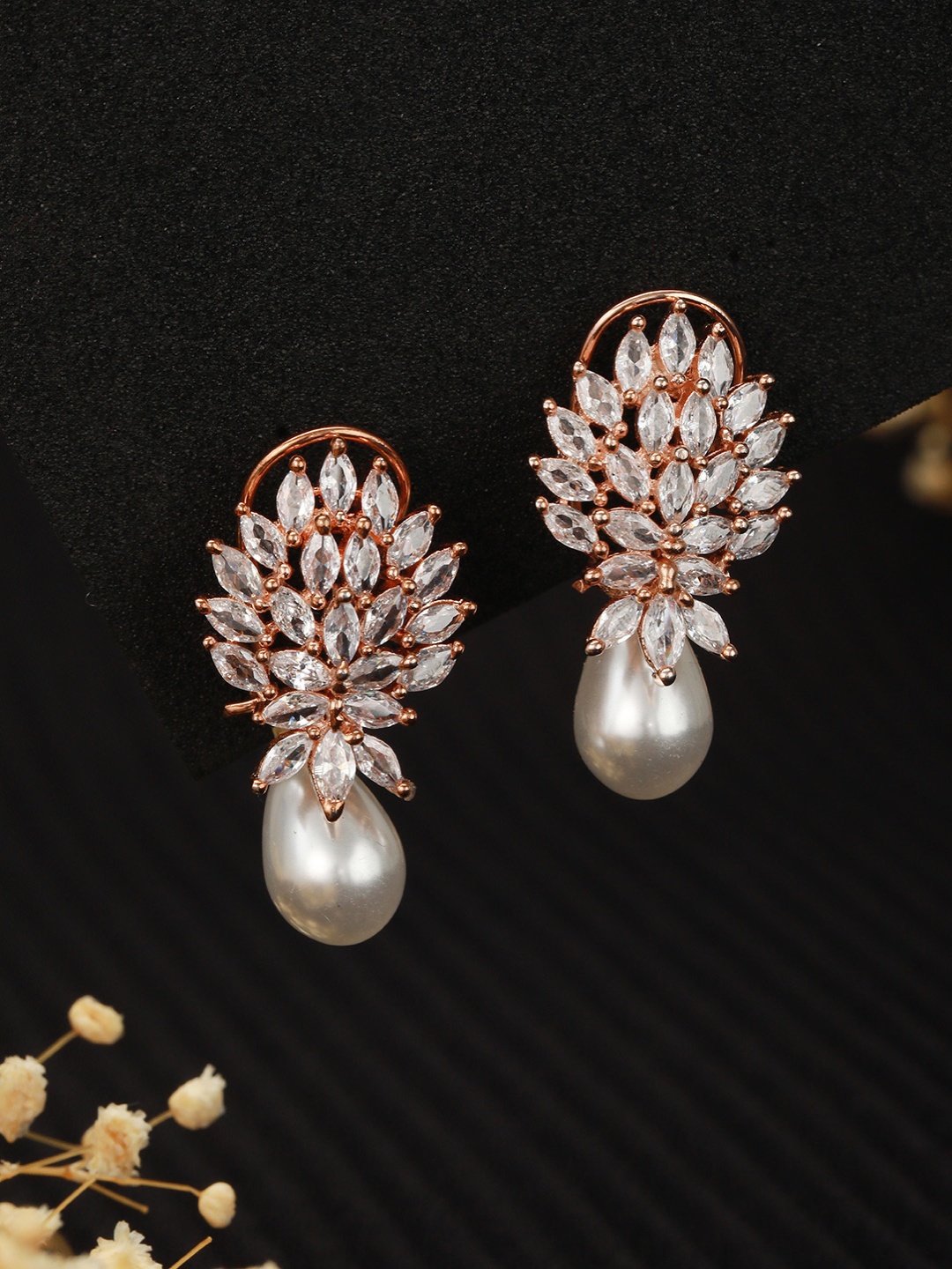 

Saraf RS Jewellery White & Rose Gold-Plated Contemporary Drop Earrings