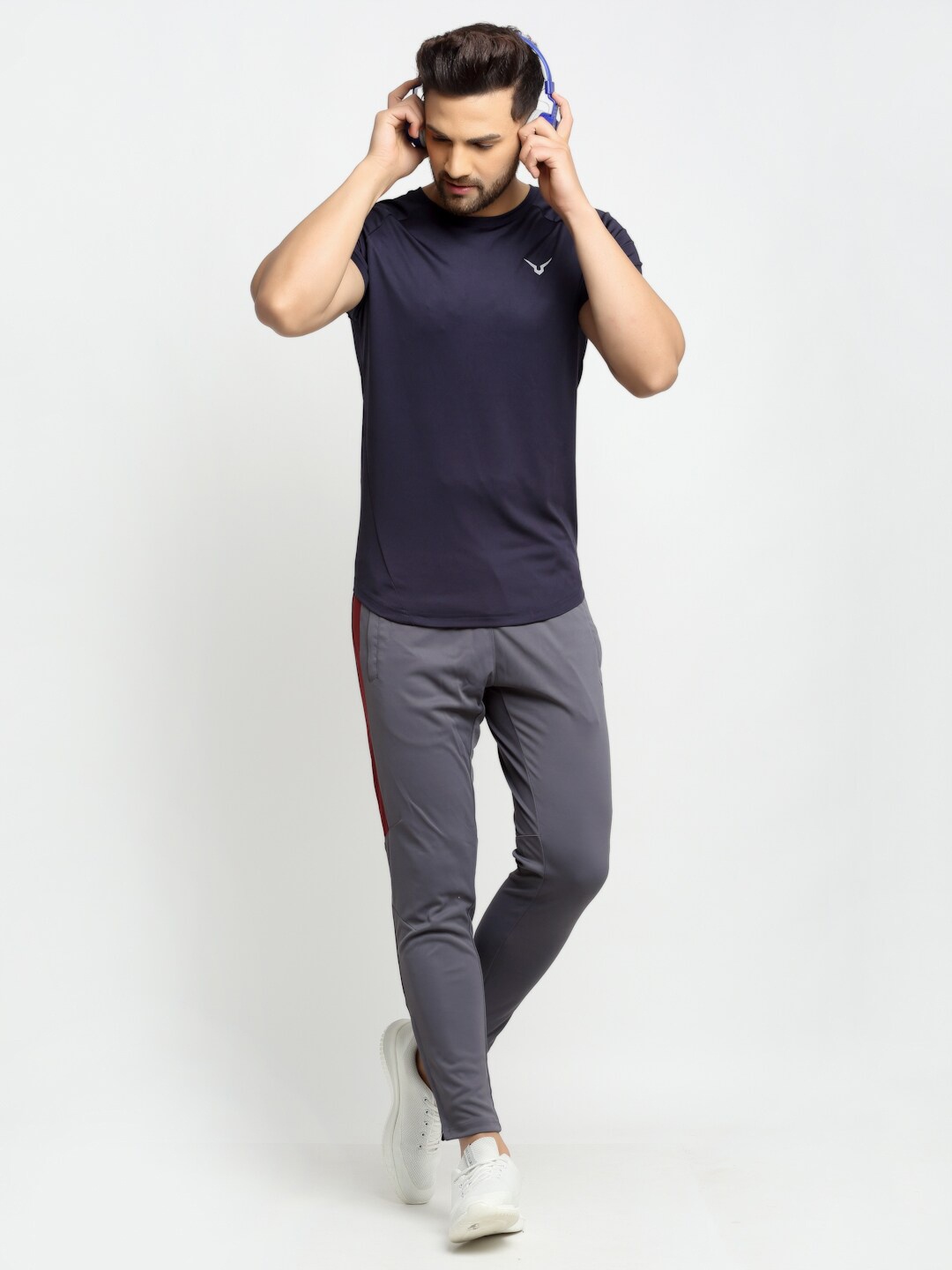 

Invincible Men Scoop Round Neck Tee, Navy blue