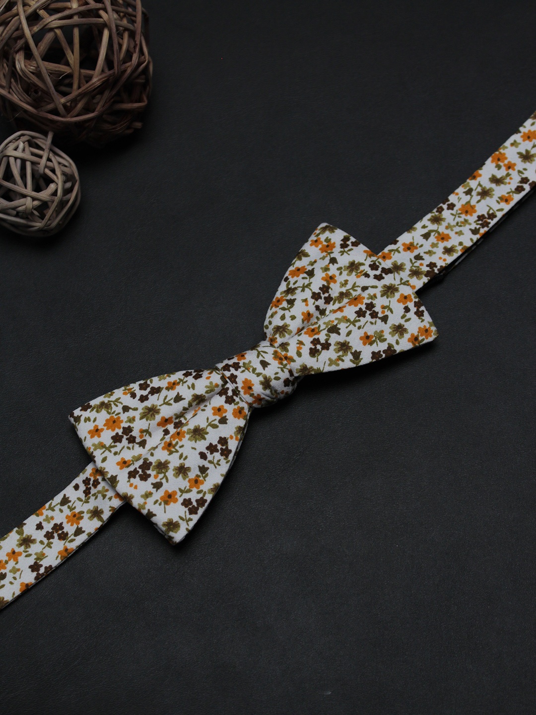 

PELUCHE Men White & Orange Printed The Floral Affair Bow Tie