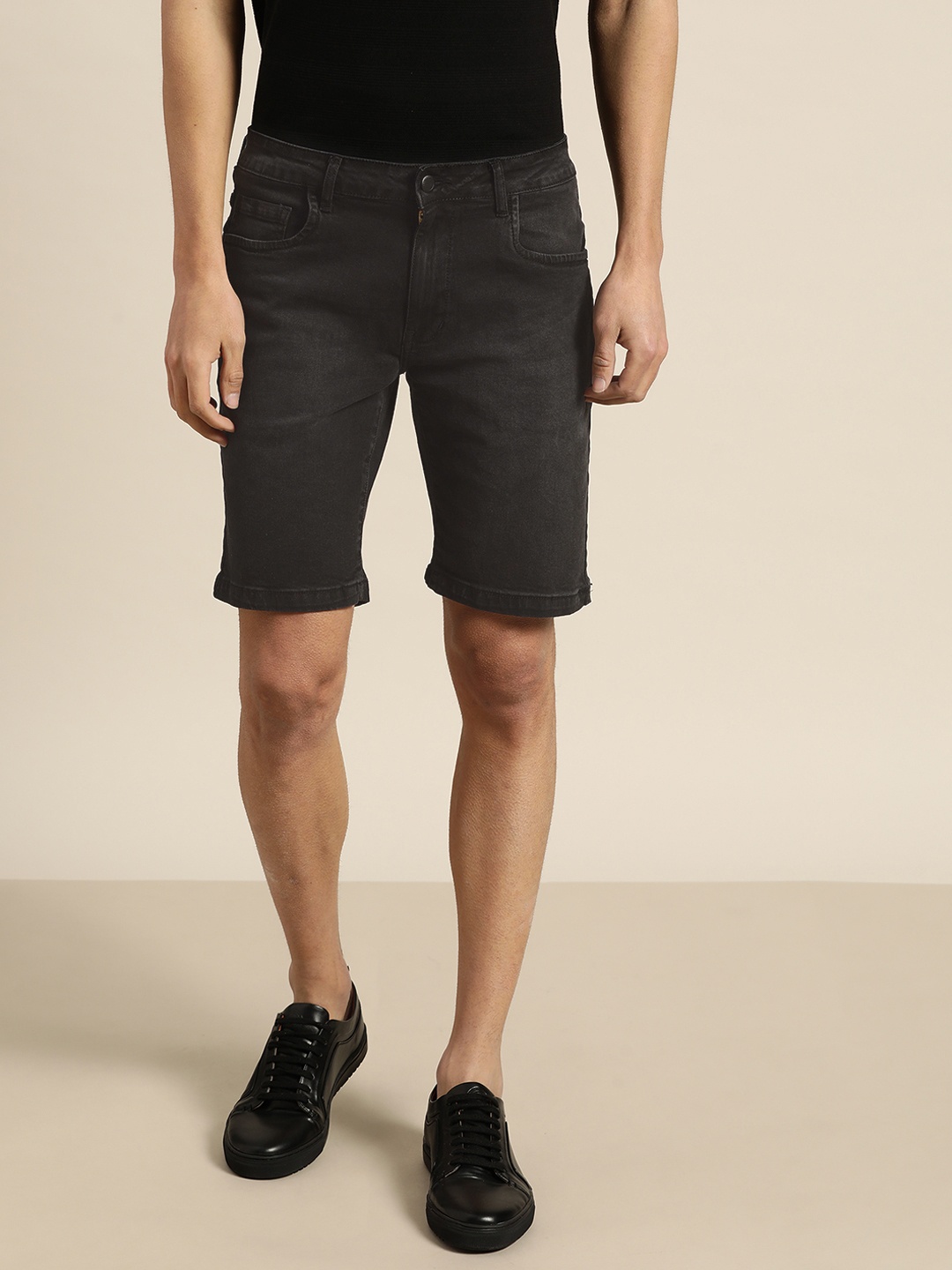 

ether Men Black Solid Slim Fit Denim Shorts