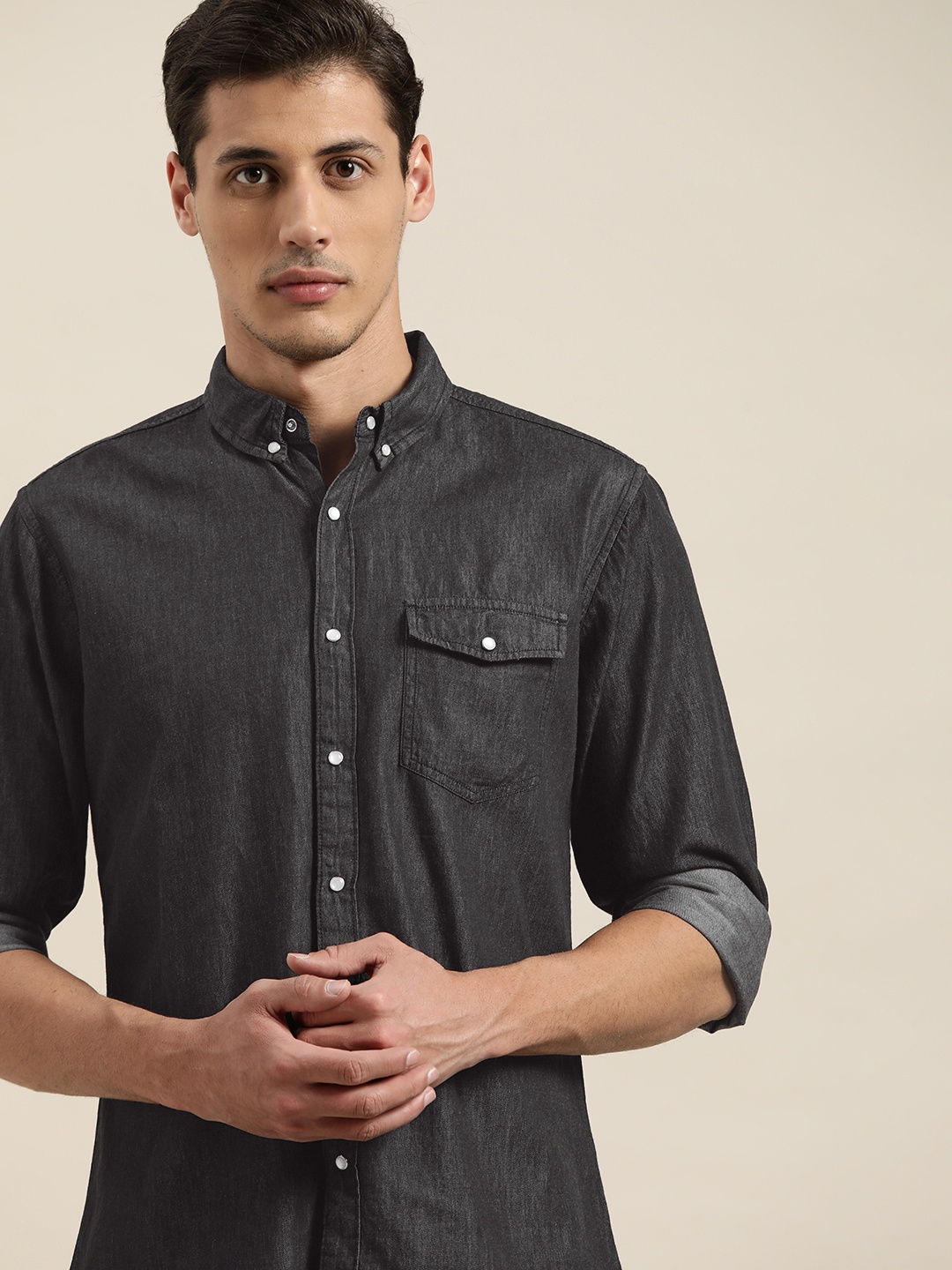

ether Men Charcoal Solid Pure Cotton Casual Shirt