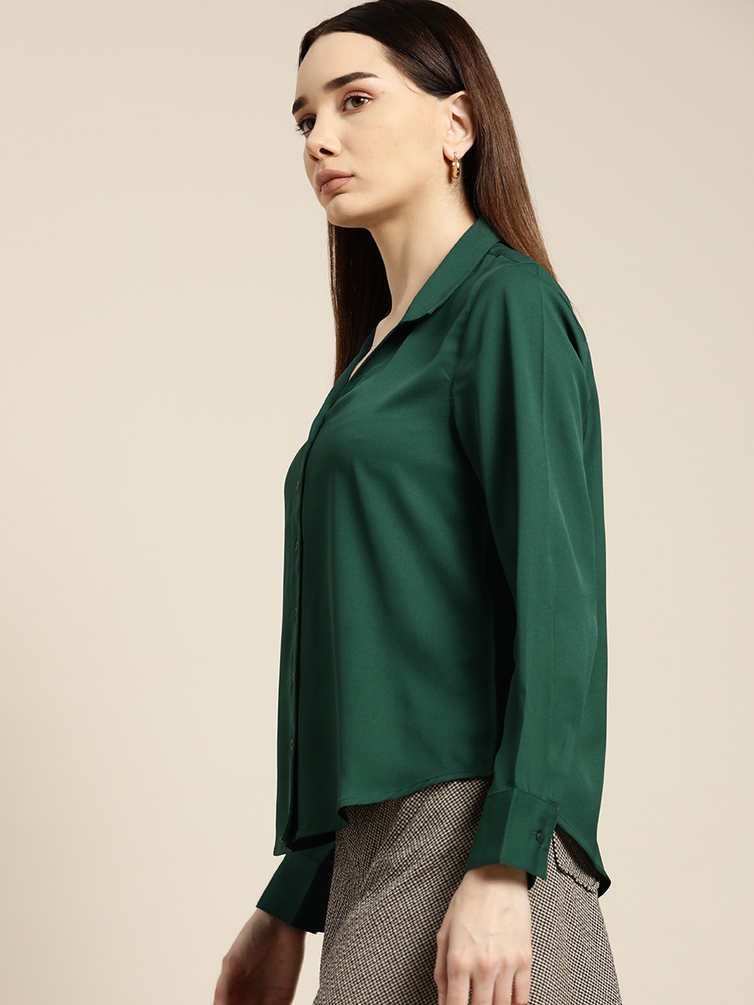 

her by invictus Women Green Solid Smart Casual Shirt