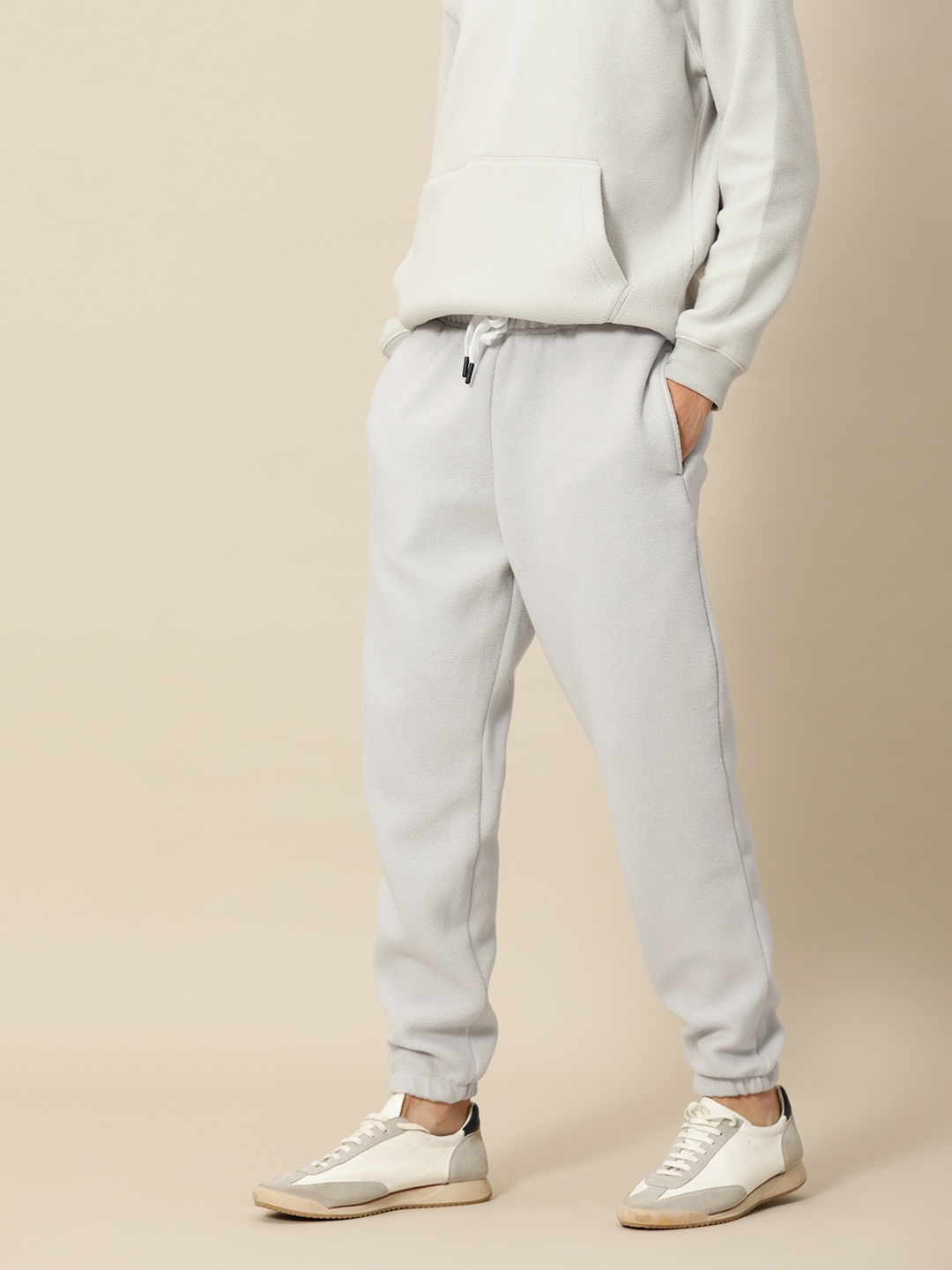 

Mr Bowerbird Men Grey Melange Pile Fleece Joggers