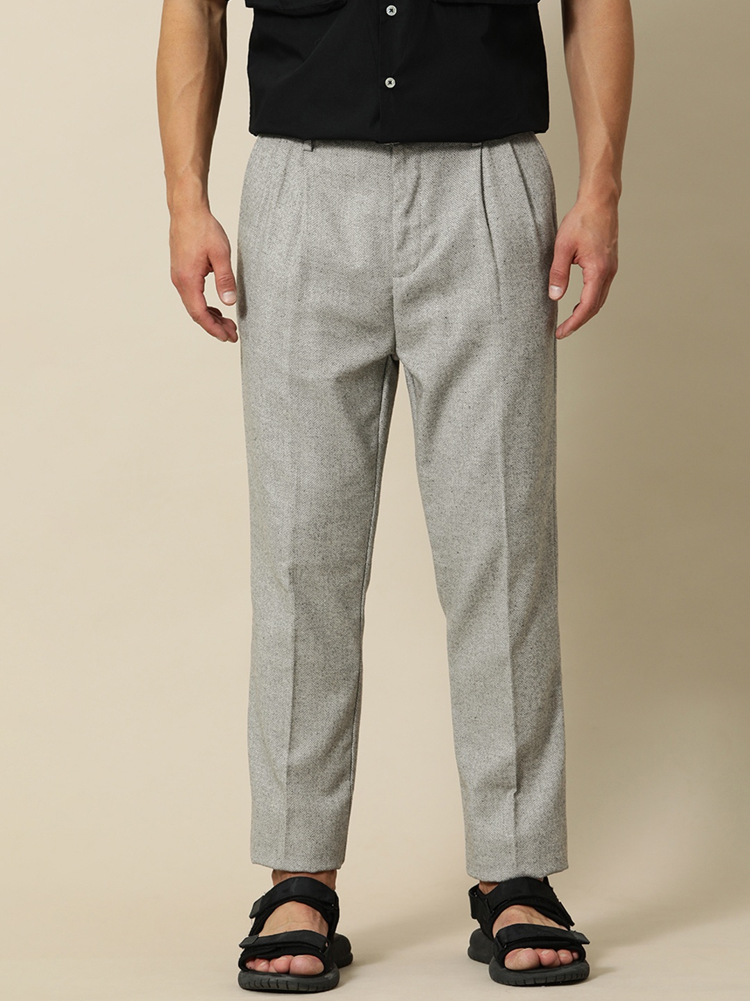 

Mr Bowerbird Men Grey Wrinkle Free Pleated Trousers