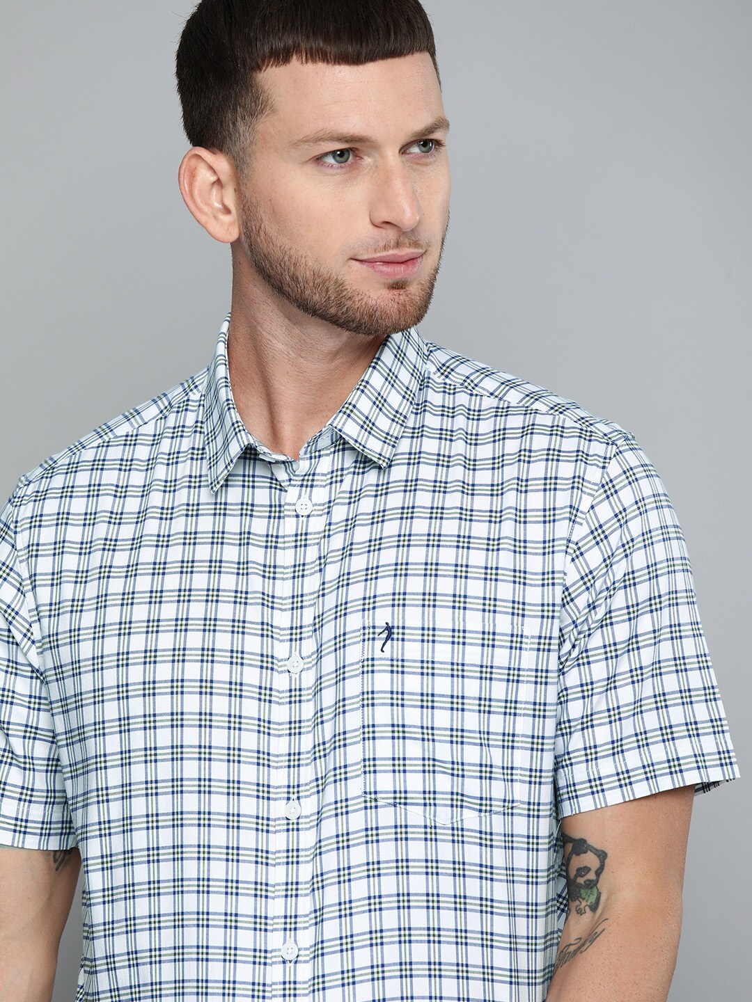 

Indian Terrain Men White & Navy Blue Slim Fit Checked Casual Shirt