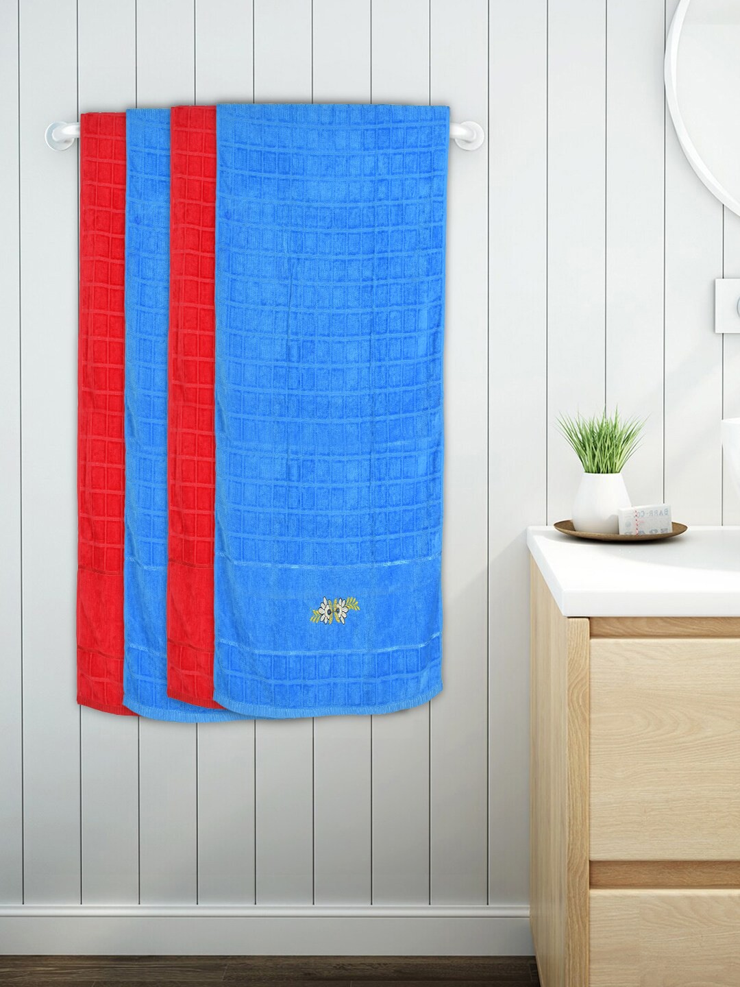 

Kuber Industries Set Of 4 Solid 400 GSM Cotton Bath Towels, Red