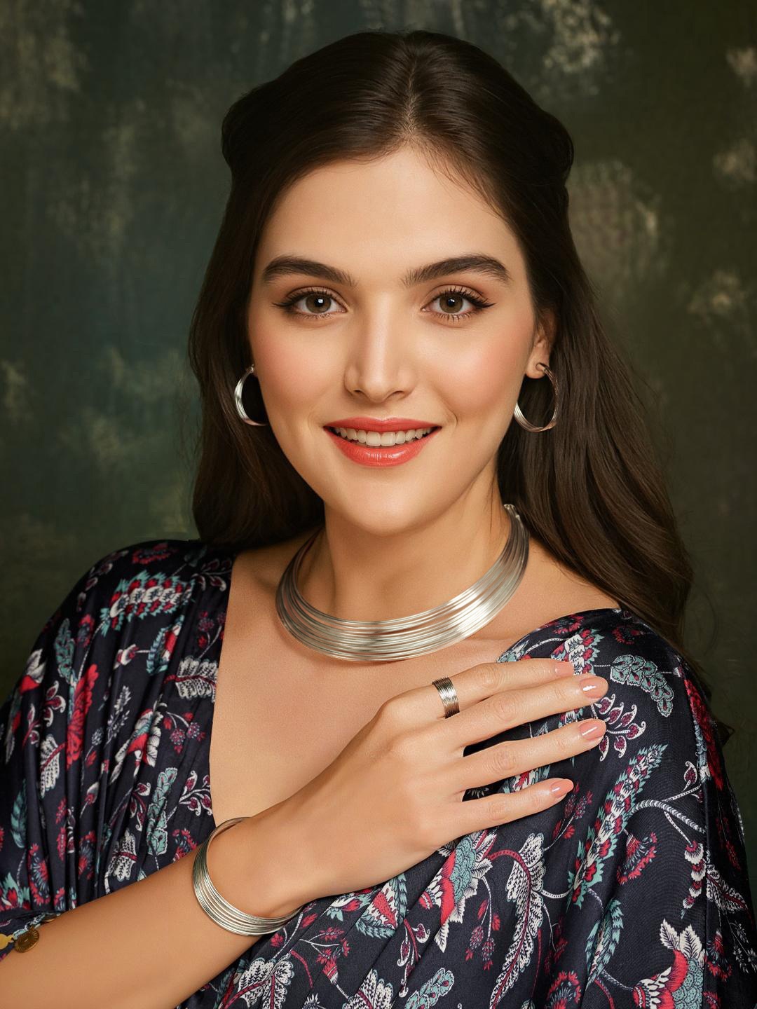 

Priyaasi Silver-Plated Handcrafted Jewellery Set
